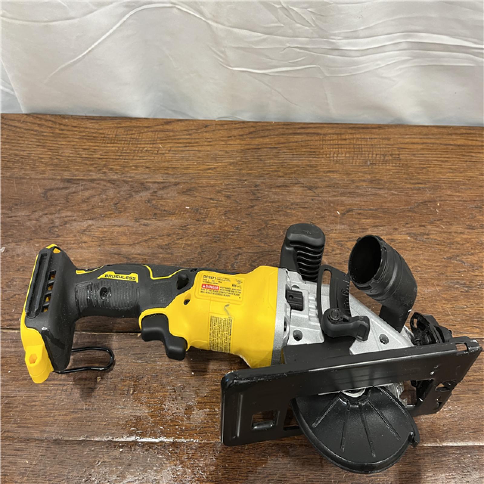 AS-ISDEWALT ATOMIC 20V MAX Cordless Brushless 4-1/2 in. Circular Saw (Tool Only)