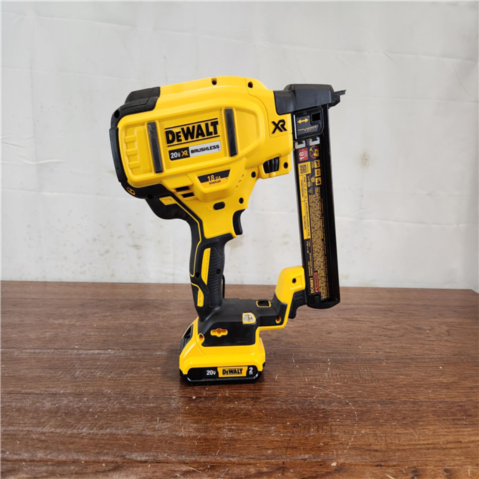 AS-IS DEWALT 20V MAX XR Lithium-Ion Cordless 18-Gauge Narrow Crown Stapler Kit