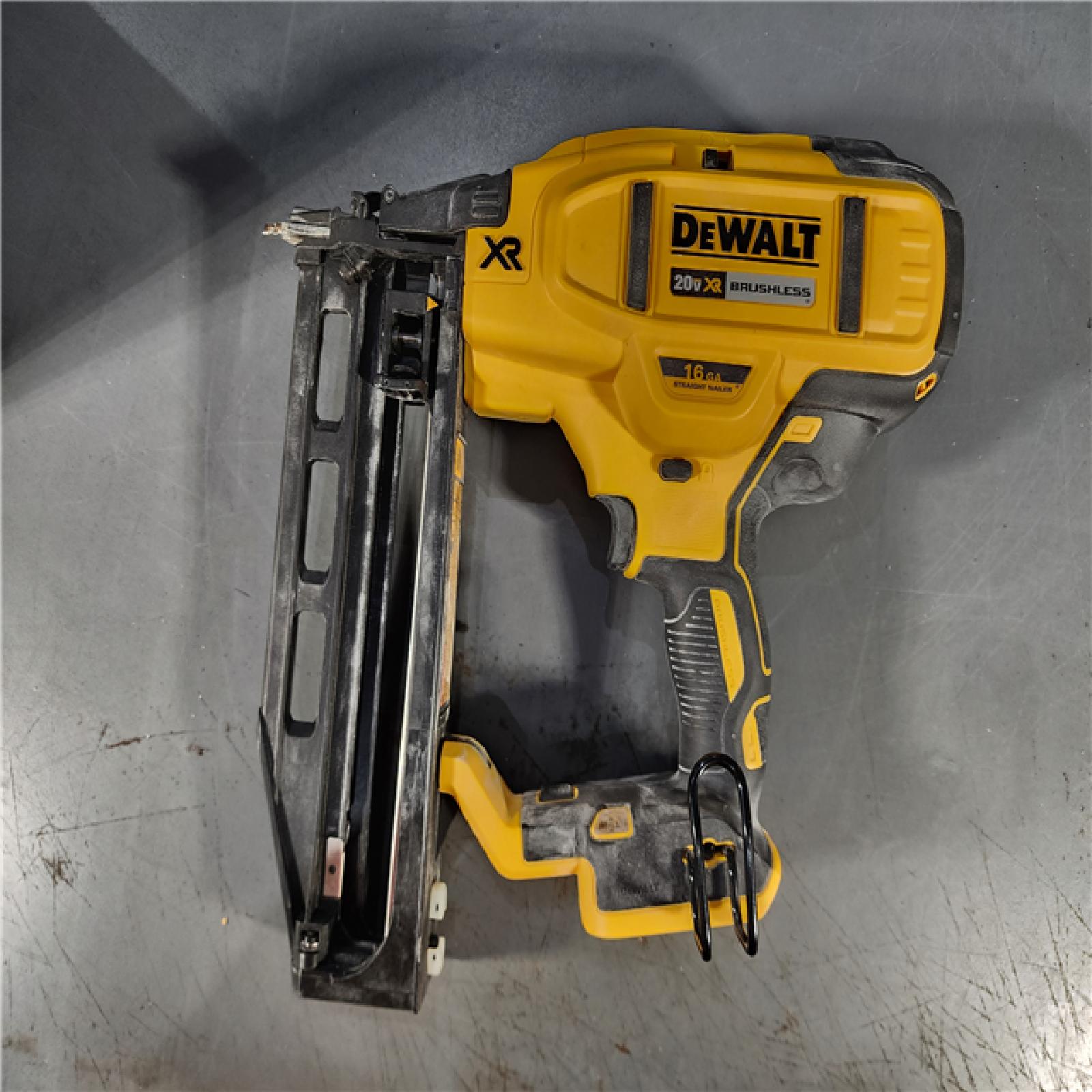 HOUSTON LOCATION - AS-IS DEWALT 20V MAX XR 16-Gauge Lithium-Ion Cordless Finish Nailer (Tool Only)