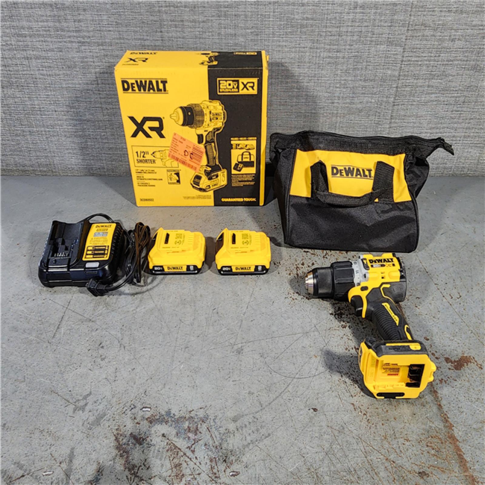 HOUSTON LOCATION - AS-IS DEWALT 20V MAX* XR Brushless Cordless Lithium-Ion 1/2 Hammer Drill/Driver Kit