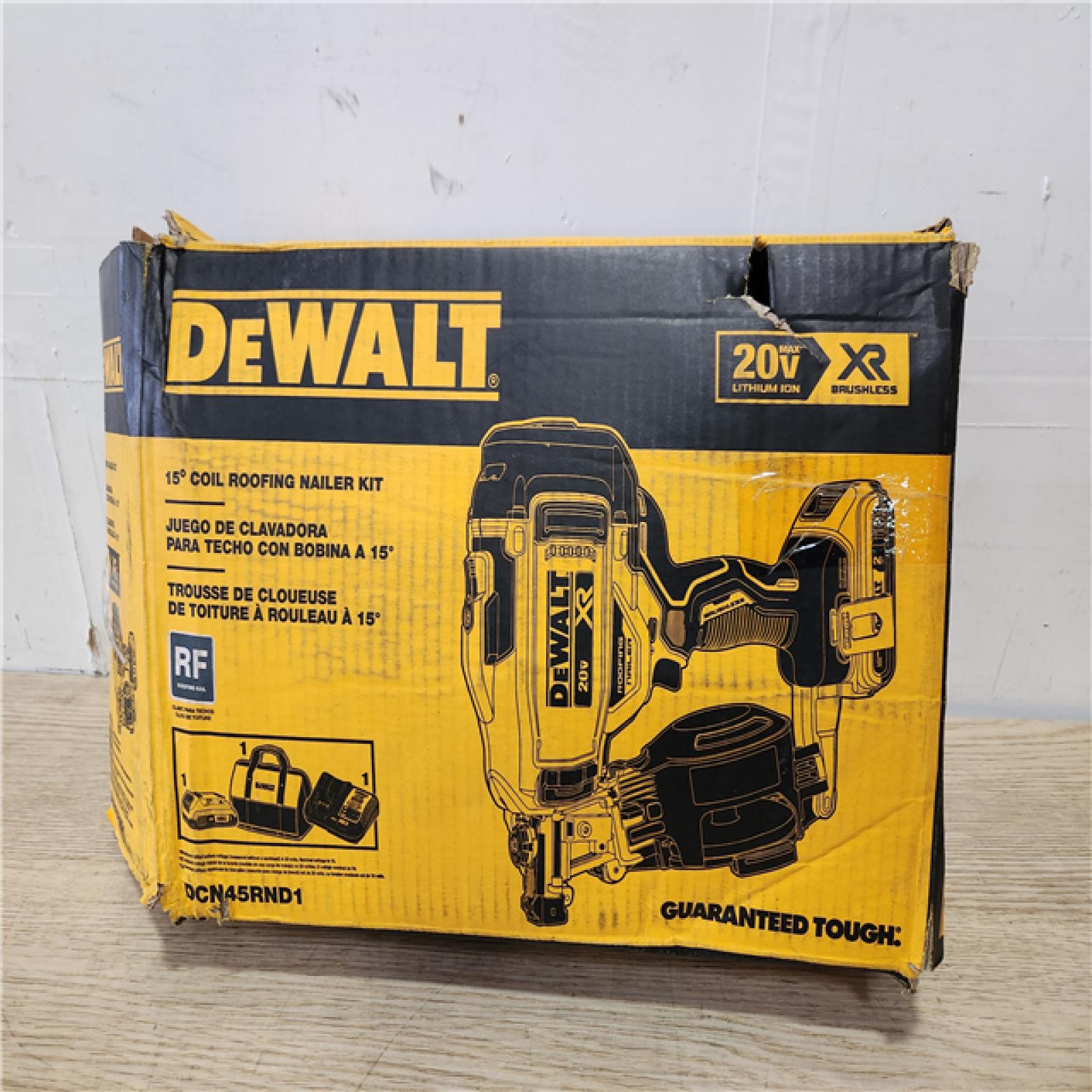 Phoenix Location DEWALT 20V MAX Lithium-Ion 15-Degree Electric Cordless Roofing Nailer Kit with 2.0Ah Battery Charger and Bag