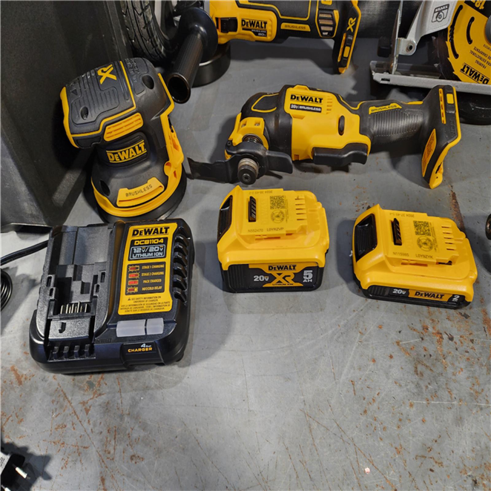 HOUSTON LOCATION - AS-IS Dewalt 20-Volt MAX ToughSystem Lithium-Ion 6-Tool Cordless Combo Kit