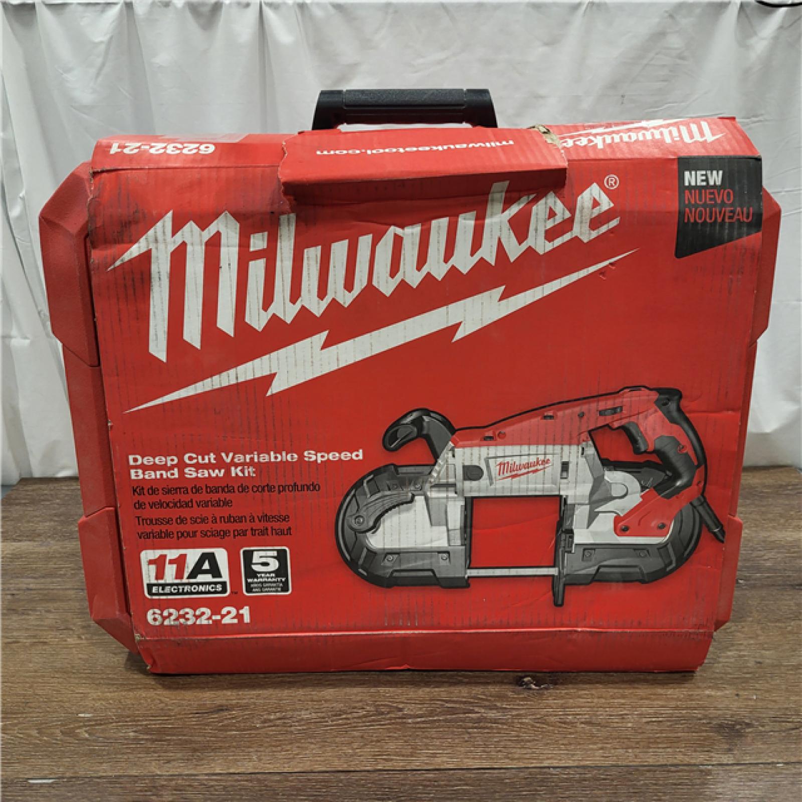 AS-IS Milwaukee 6232-21 - 120V 11.0A Corded Variable Speed Band Saw