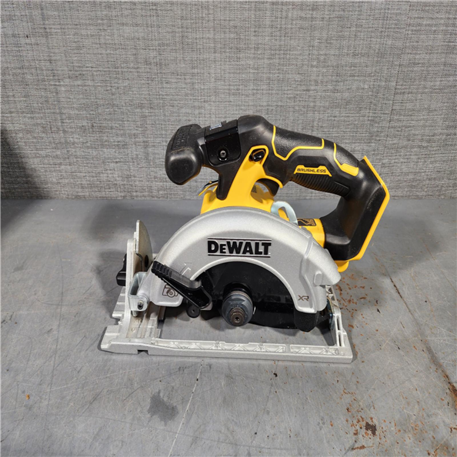 HOUSTON LOCATION - AS-IS DeWALT DCS565B 20V Max Brushless 6.5   Cordless Circular Saw (TOOL ONLY)