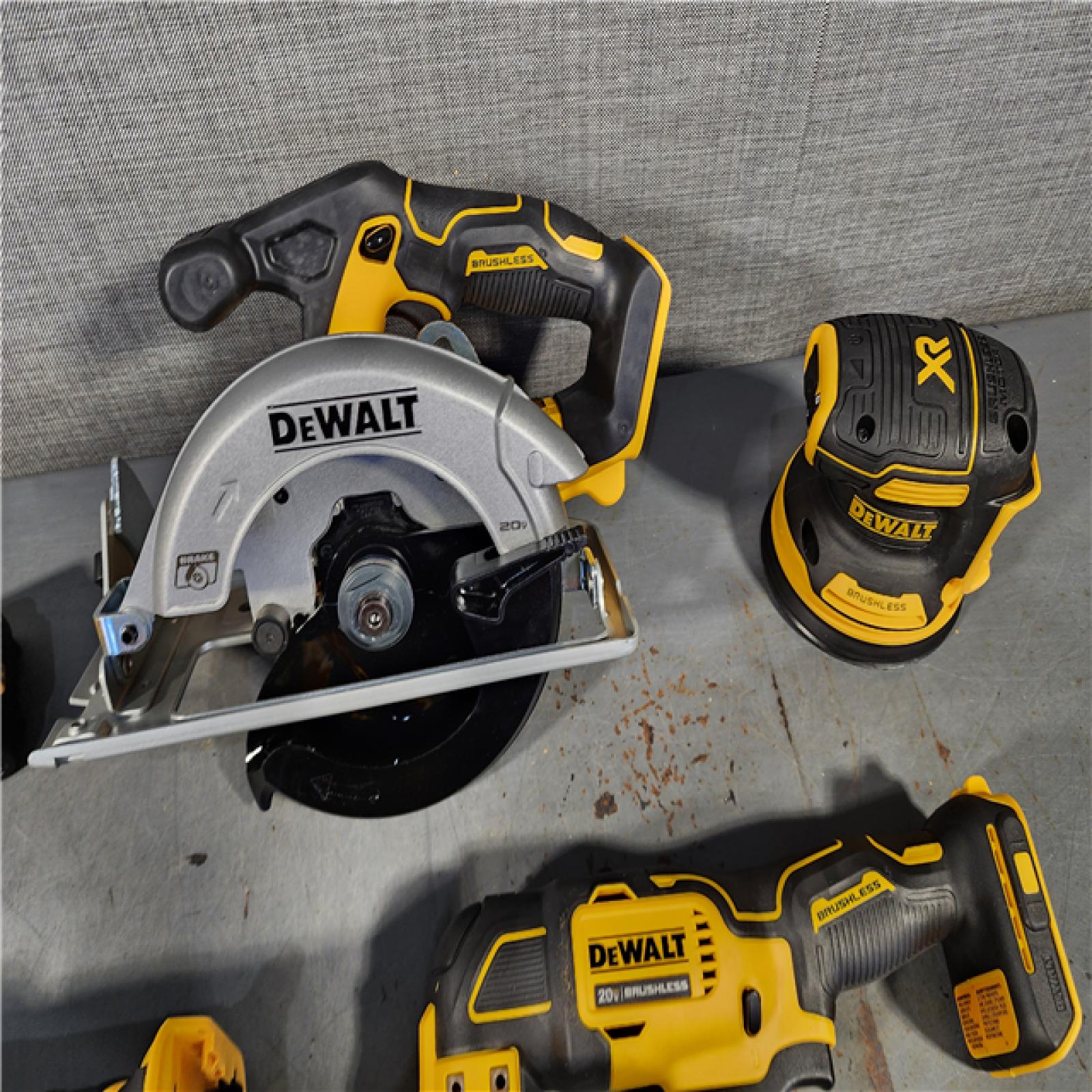 HOUSTON LOCATION - AS-IS Dewalt 20-Volt MAX ToughSystem Lithium-Ion 6-Tool Cordless Combo Kit