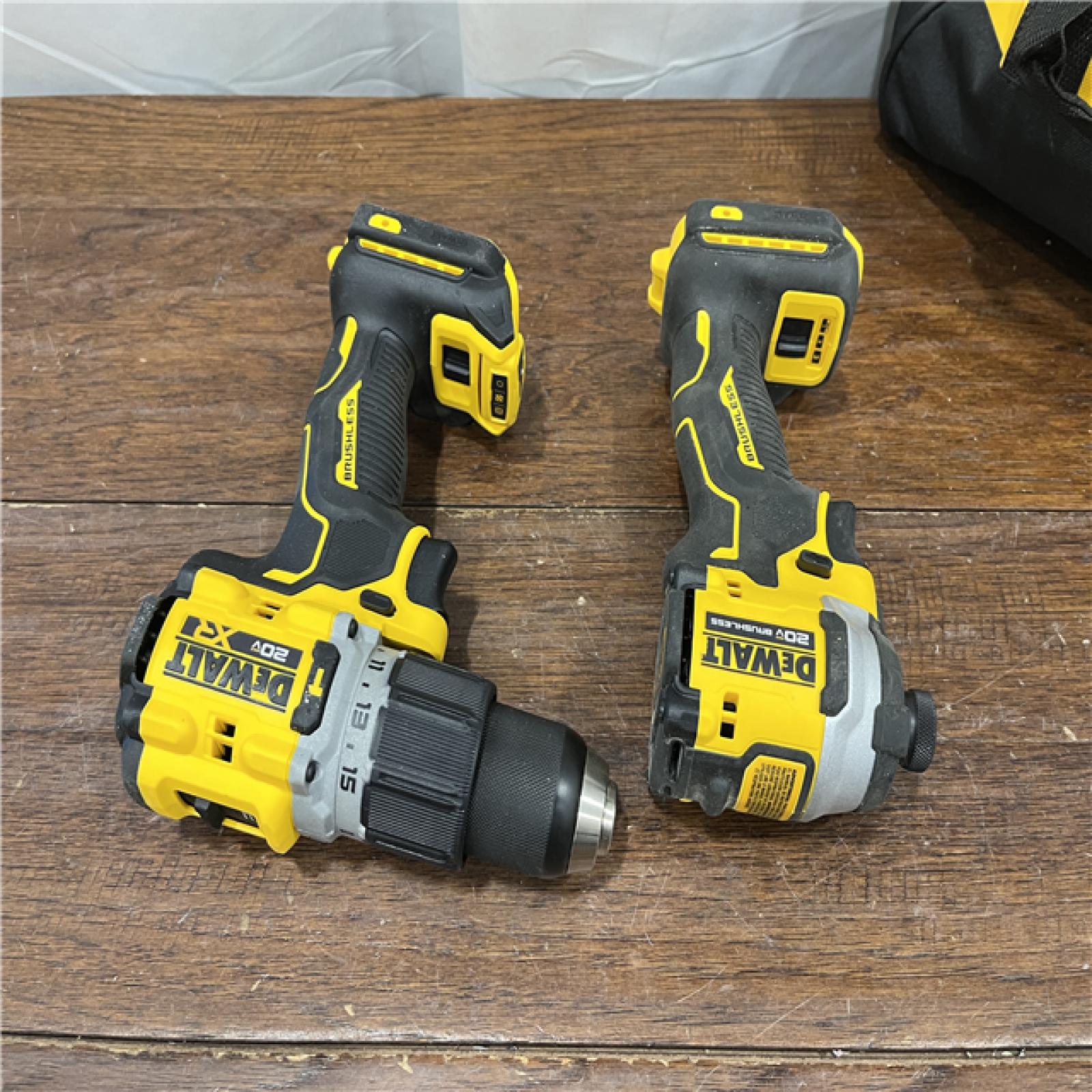 AS-IS20V MAX XR Hammer Drill and ATOMIC Impact Driver 2 Tool Cordless Combo Kit with (2) 4.0Ah Batteries, Charger, and Bag