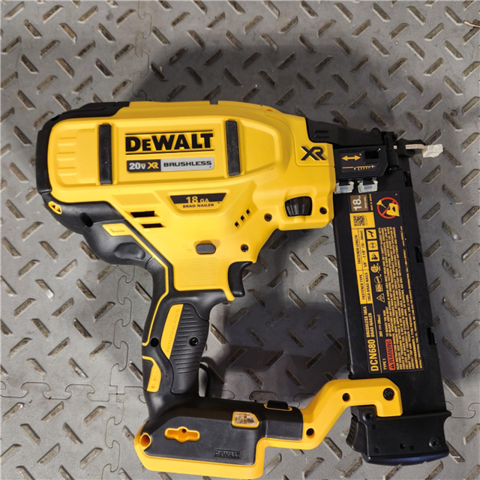 Houston Location AS IS DEWALT 20V MAX XR 18 Gauge Brad Nailer Kit Appears IN LIKE NEW Condition