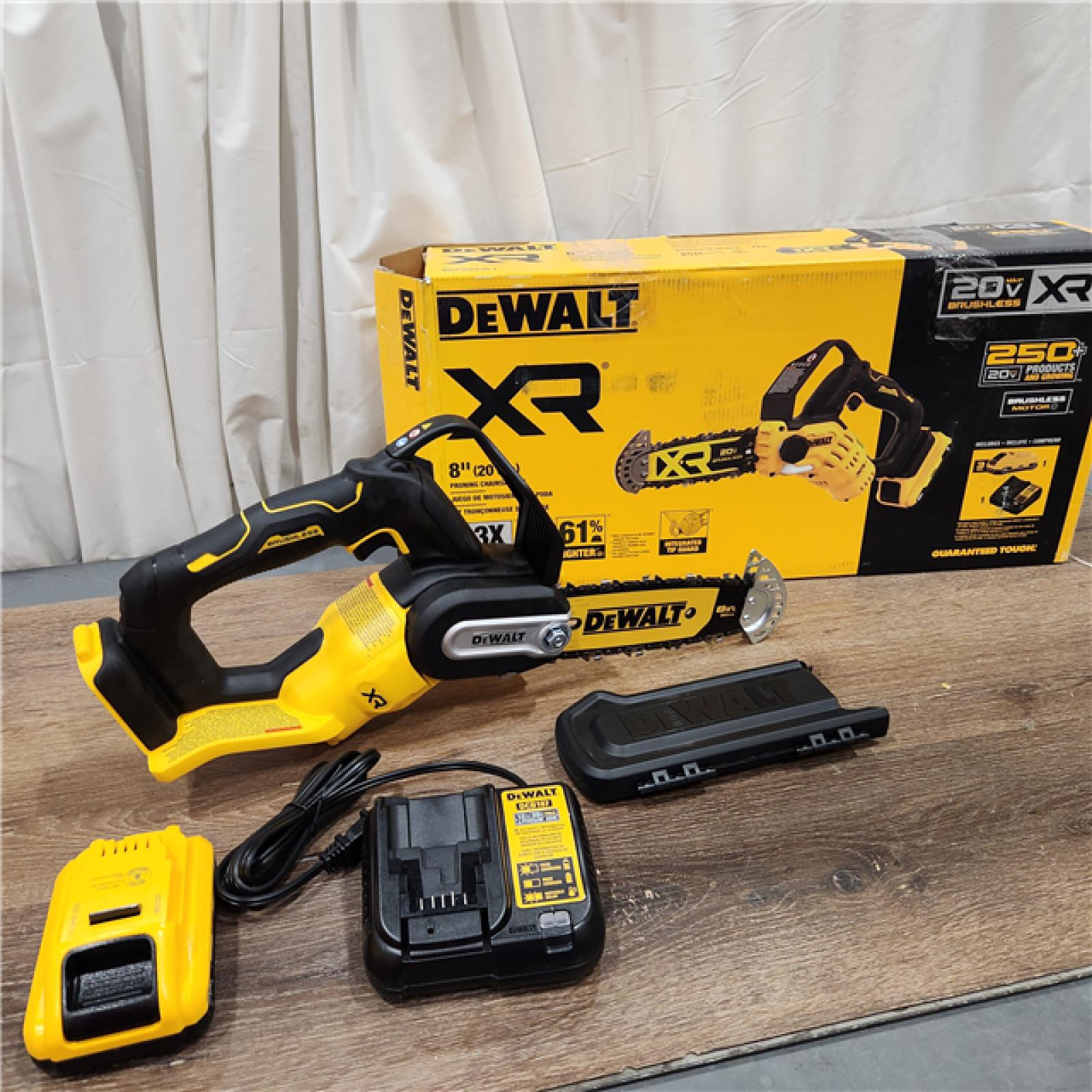 AS-IS Dewalt 20V Max 8  Pruning Chainsaw Brushless Cordless Kit