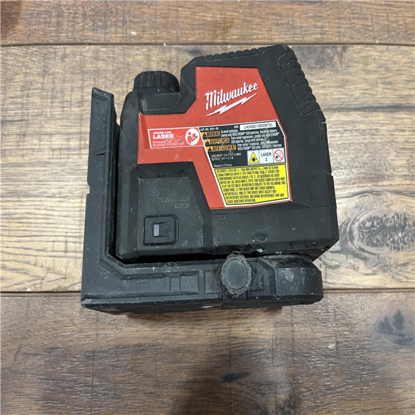 AS-IS MILWAUKEE 100 Ft. REDLITHIUM Lithium-Ion USB Green Rechargeable Cross Line Laser Level with Charger