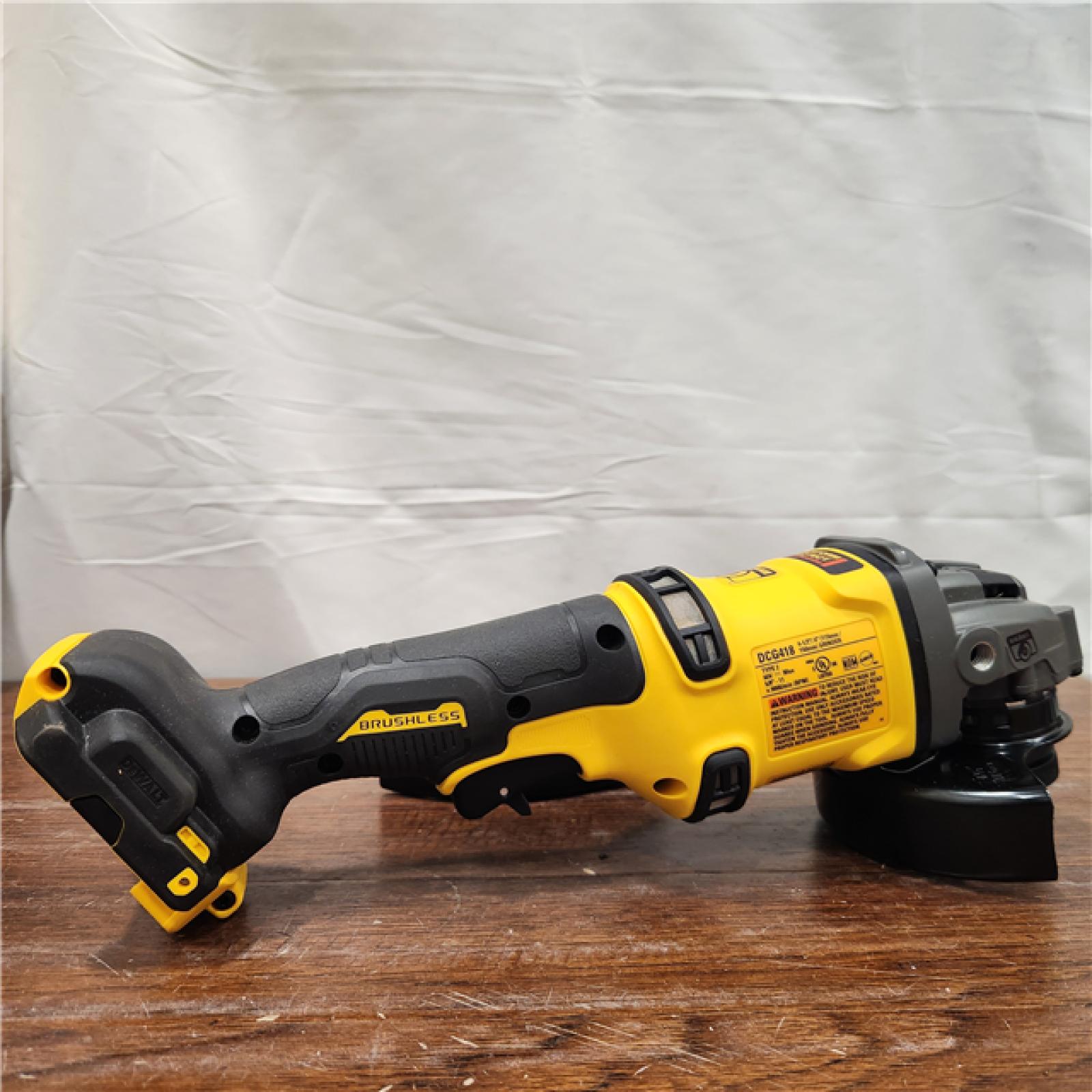 AS-IS DeWalt FLEXVOLT 60V MAX Cordless Grinder  4.5 - 6   9000 RPM  1 EA (115-DCG418B) (ONLY TOOL)