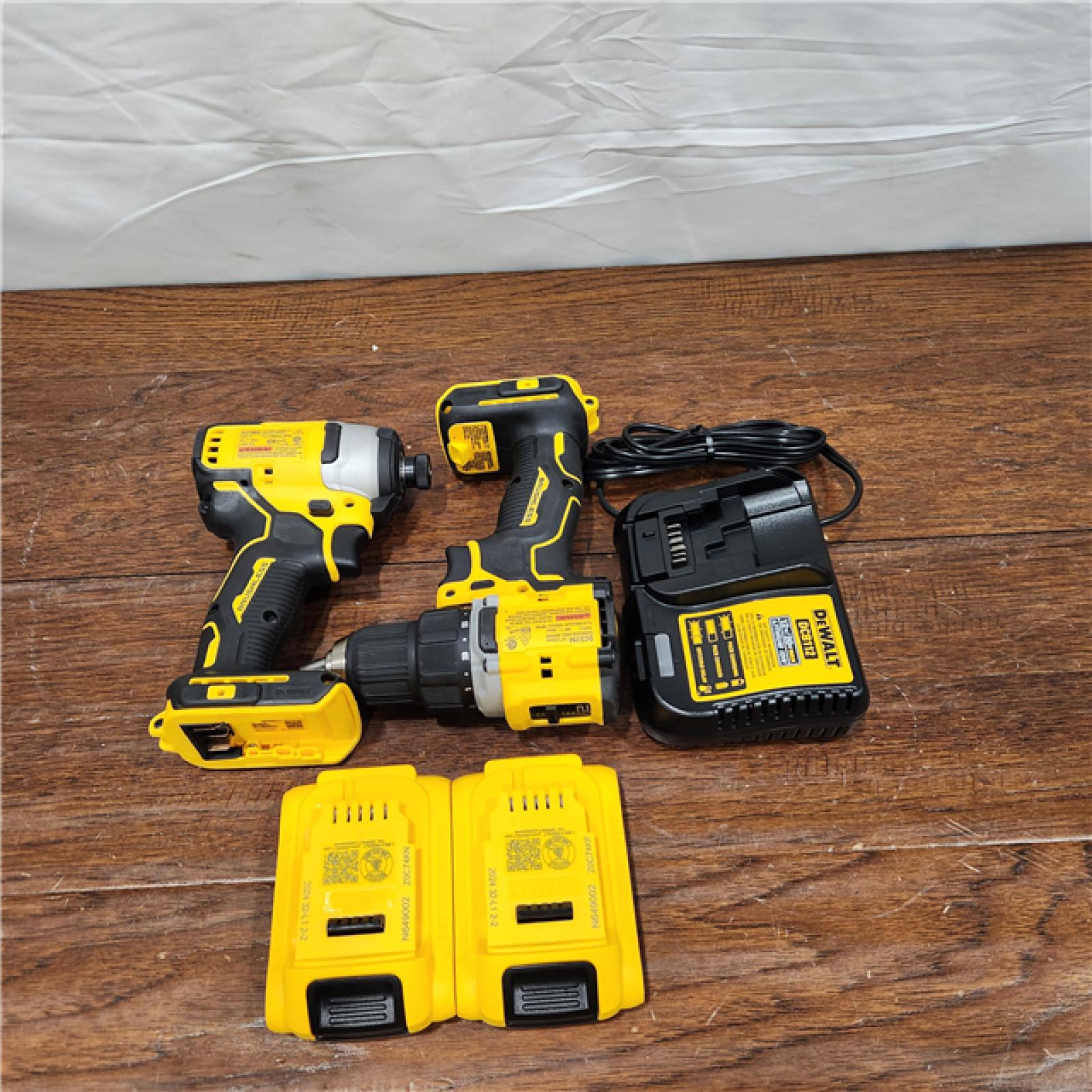 AS-IS ATOMIC 20-Volt MAX Lithium-Ion Cordless Combo Kit (2-Tool) with (2) 2.0Ah Batteries, Charger and Bag