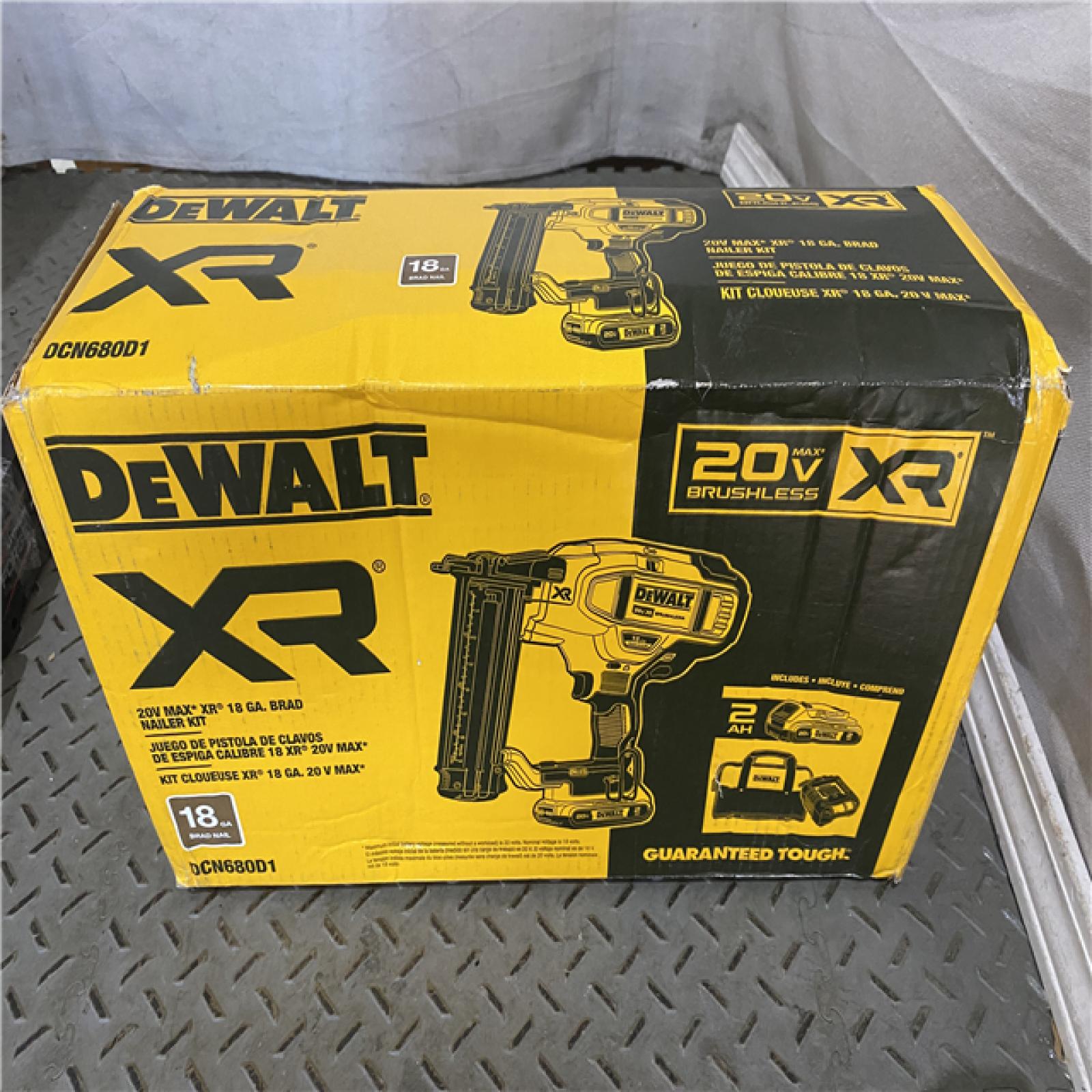 Houston location AS-IS DEWALT 20V MAX XR 18 Gauge Brad Nailer Kit