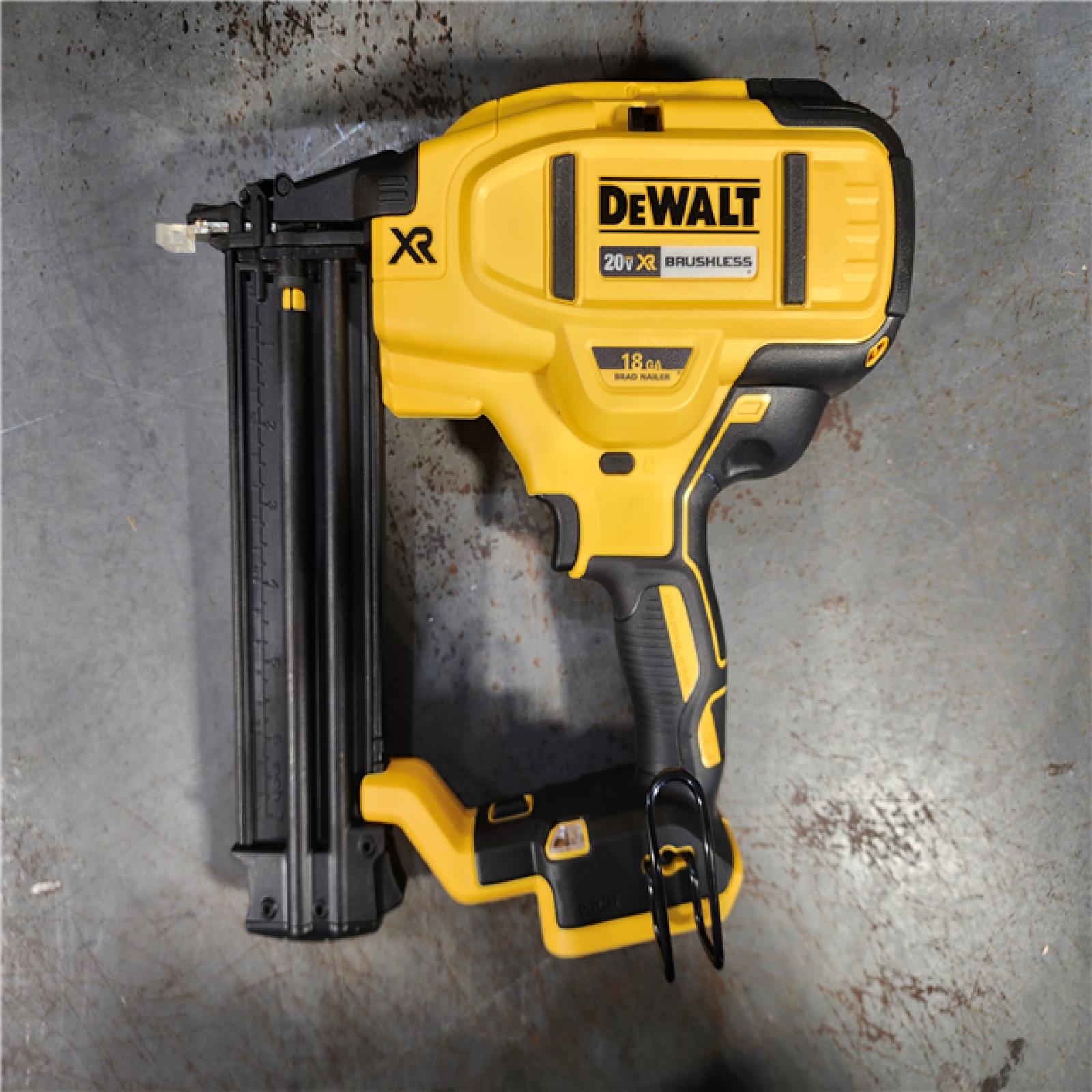 HOUSTON LOCATION - AS-IS DEWALT 20V MAX XR 18 Gauge Brad Nailer Kit