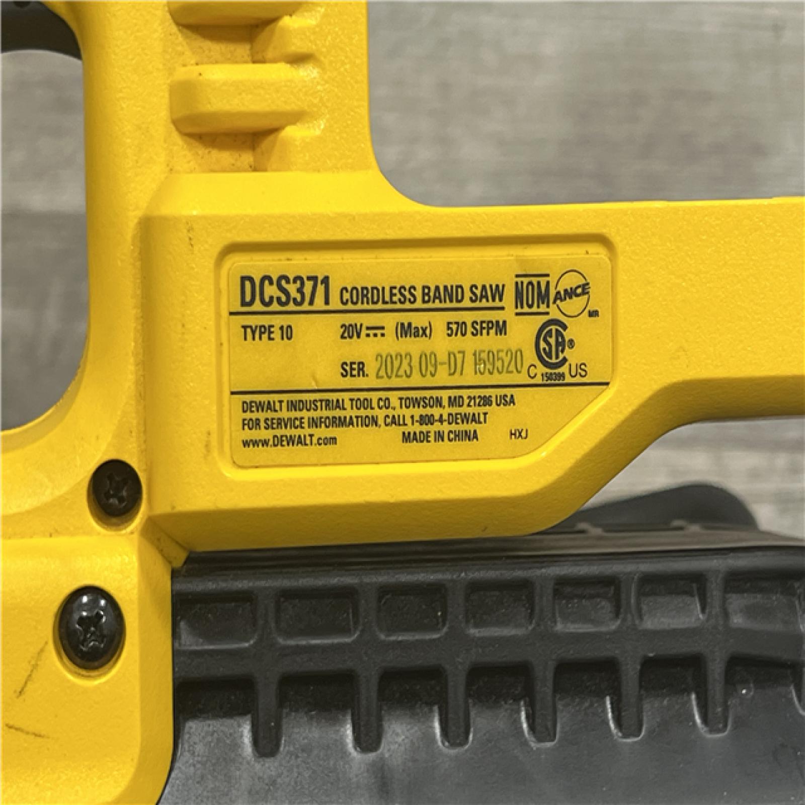 AS-IS DeWalt 20V MAX Cordless Lithium-Ion 15 in Band Saw (Tool Only)