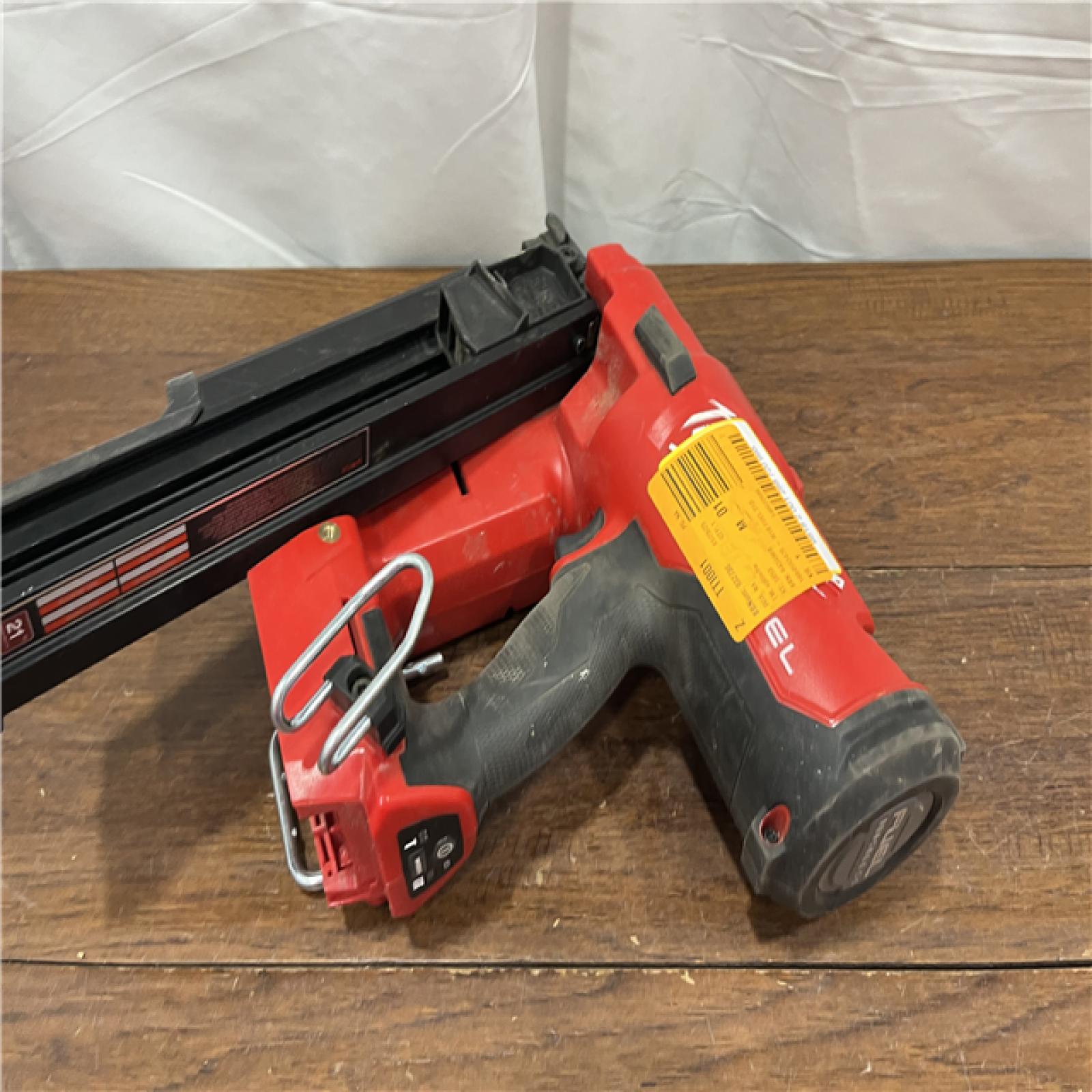 AS-ISMilwaukee 2744-20 M18 FUEL 21-Degree Cordless Framing Nailer (Tool Only)