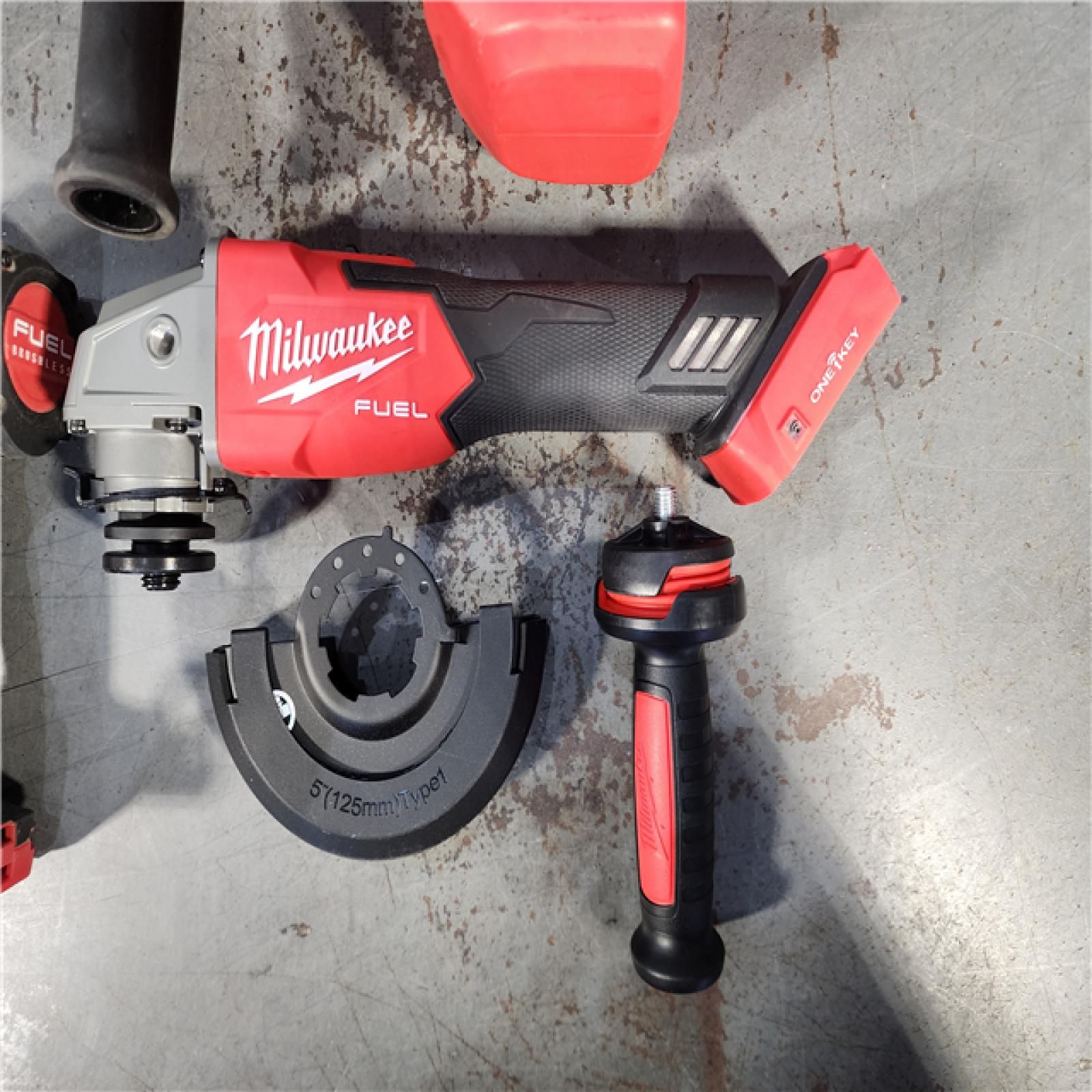 HOUSTON LOCATION - AS-IS Milwaukee 5 Tool Combo Kit W/ (2) Battery & Charger