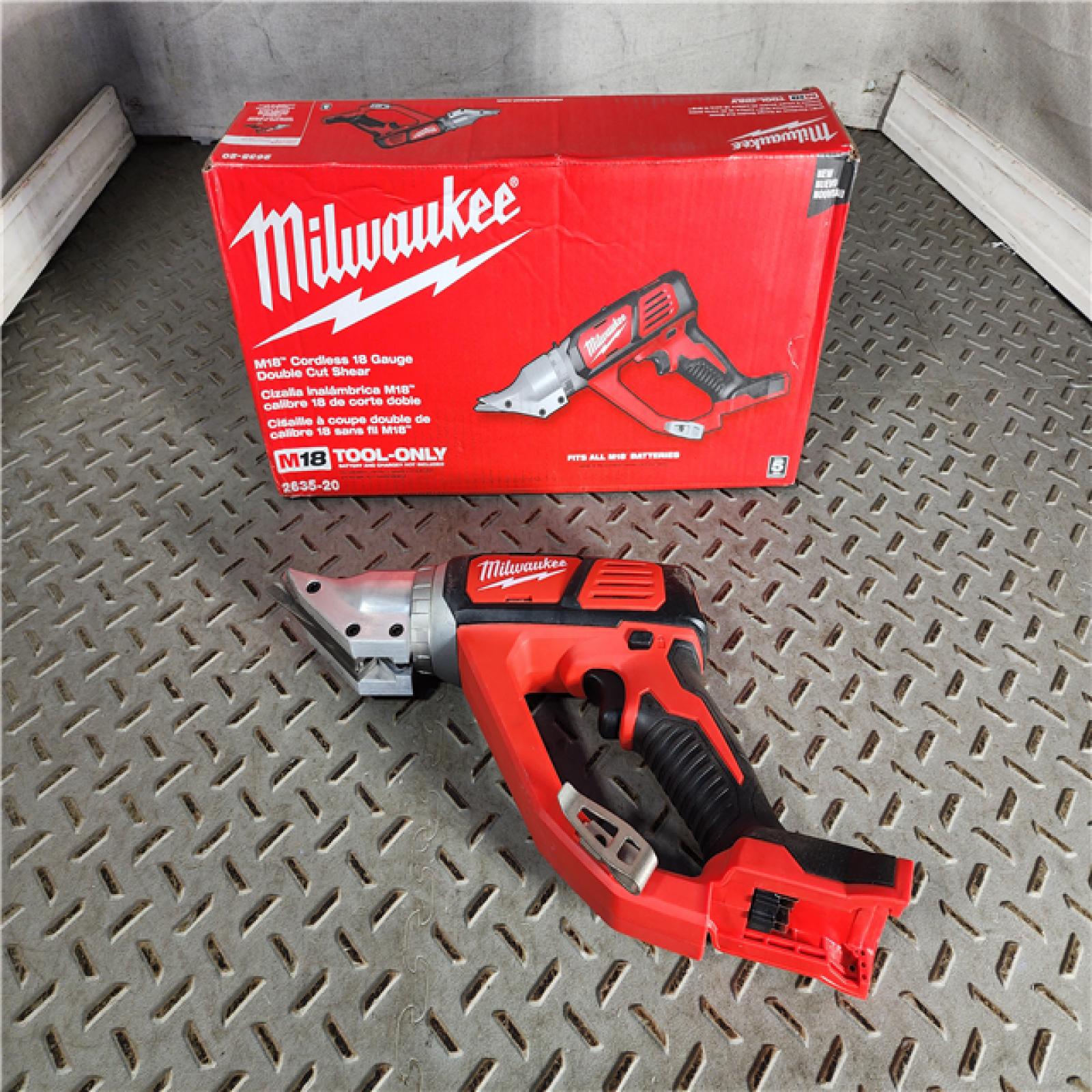 HOUSTON LOCATION - AS-IS Milwaukee M18 Cordless 18 Gauge Double Cut Shears (Tool Only)