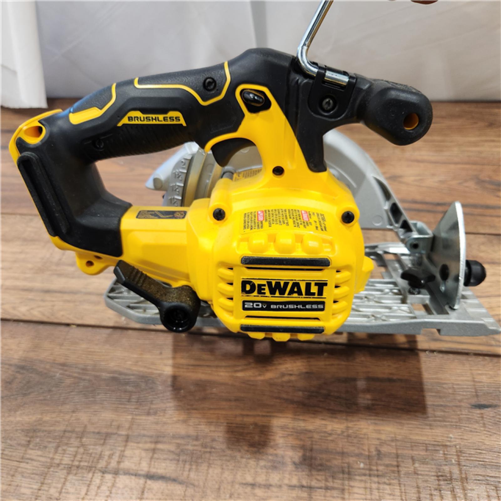 AS-IS DeWALT DCS565B 20V Max Brushless 6.5   Cordless Circular Saw