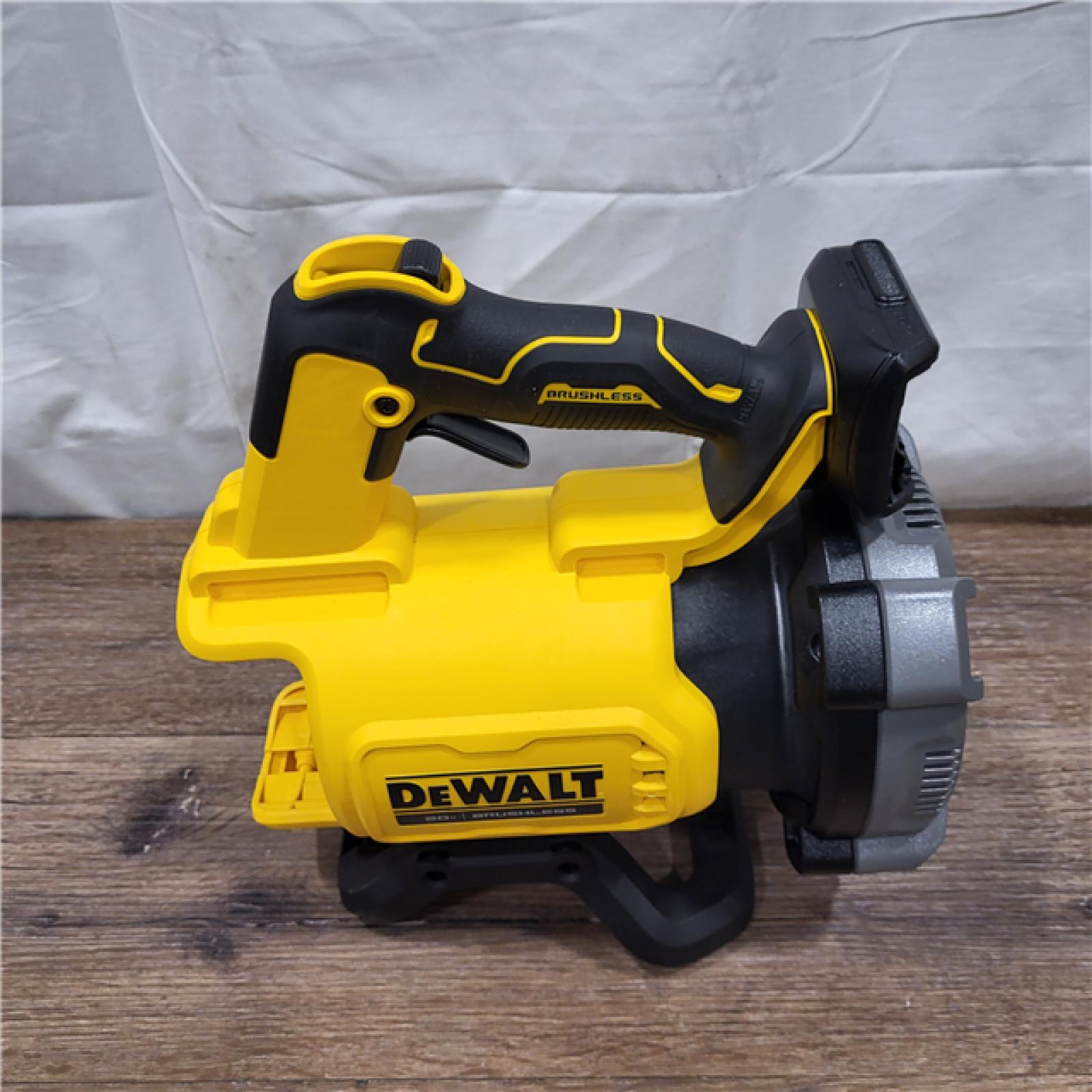 AS-IS DeWalt Brushless Cordless Battery Powered Handheld Leaf Blower KIT