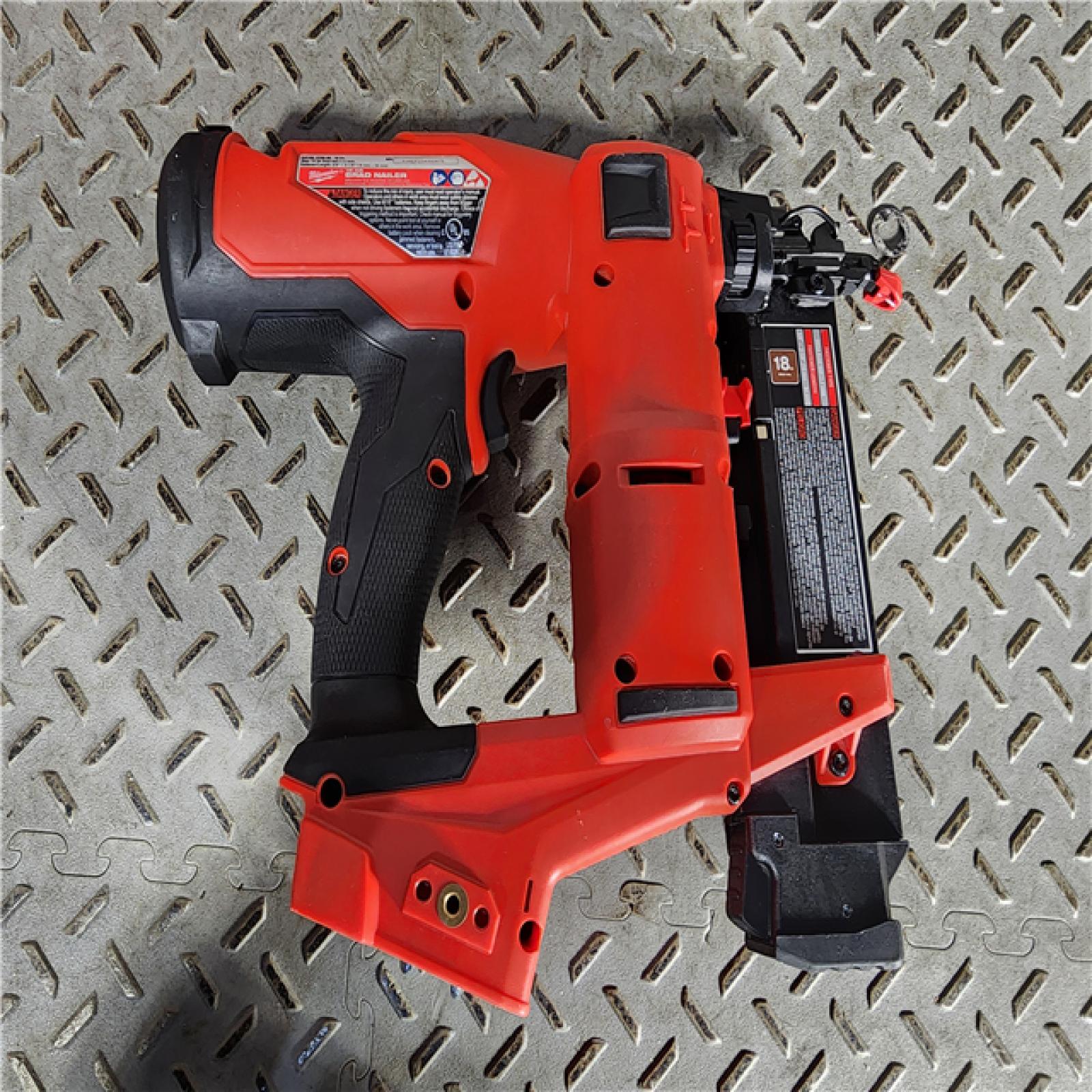 HOUSTON LOCATION - AS-IS (APPEARS LIKE NEW) Milwaukee M18 Fuel 18V Brushless 18-Gauge Brad Nailer 2746-20 (Bare Tool)