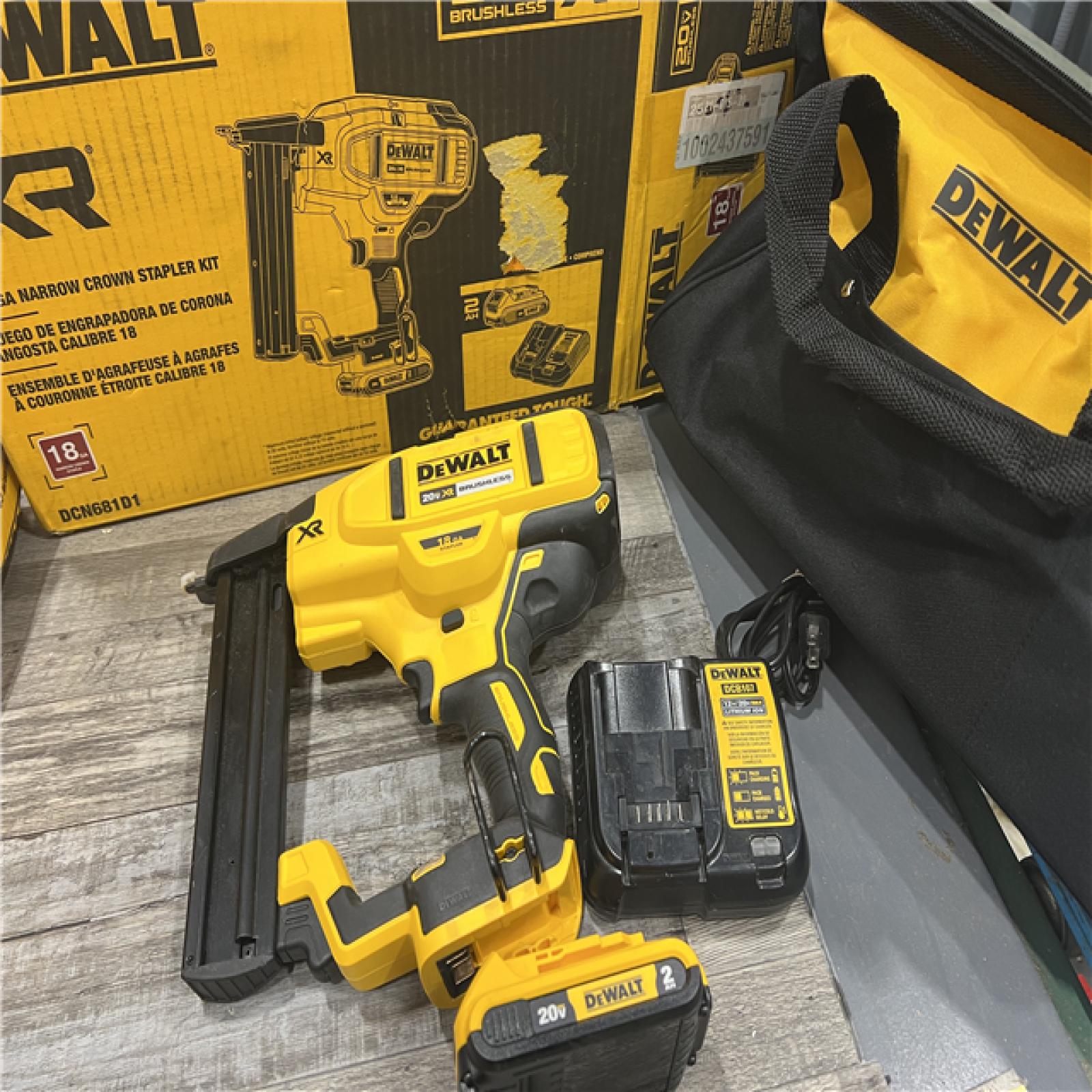 AS-IS DEWALT DCN681D1 20V 18Ga Stapler Kit