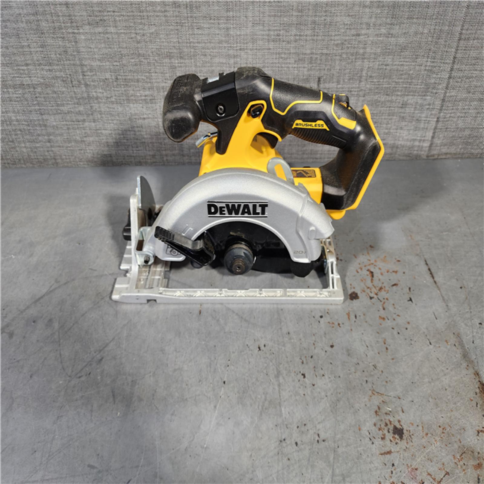 HOUSTON LOCATION - AS-IS DeWALT DCS565B 20V Max Brushless 6.5   Cordless Circular Saw (TOOL ONLY)