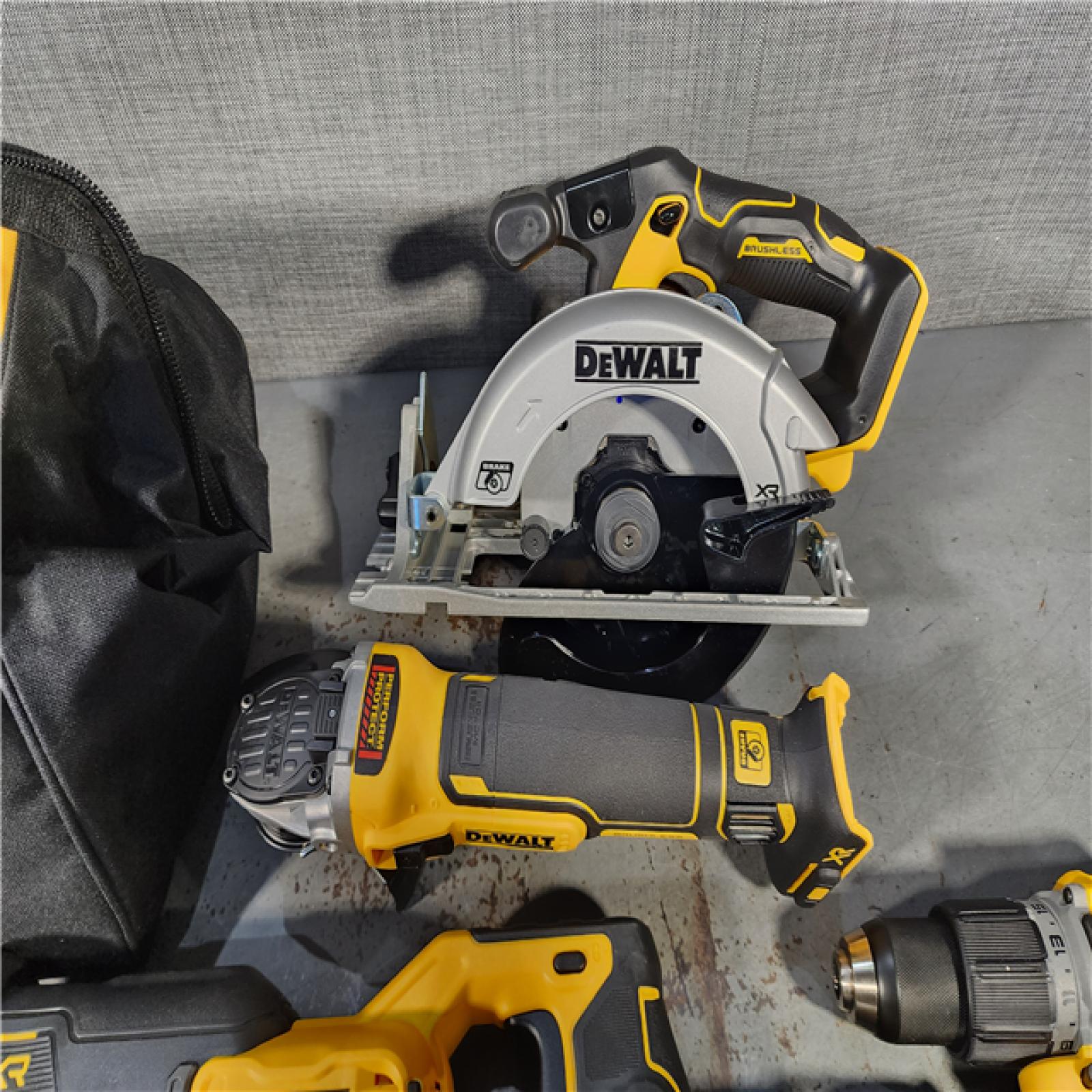 HOUSTON LOCATION - AS-IS (APPEARS LIKE NEW) DEWALT 20V 6-TOOL COMBO KIT