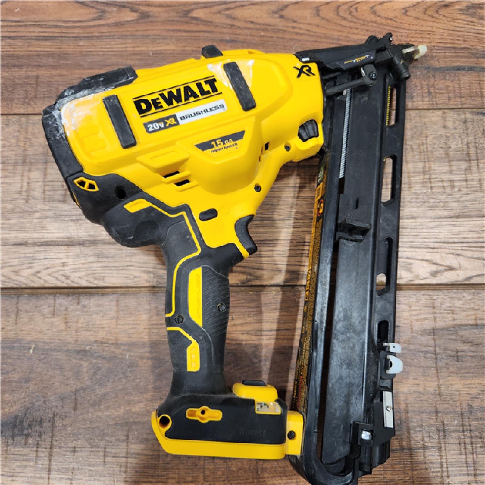 AS-IS DEWALT 20V MAX XR 15 Ga. Cordless 34 Deg Nailer 20 V