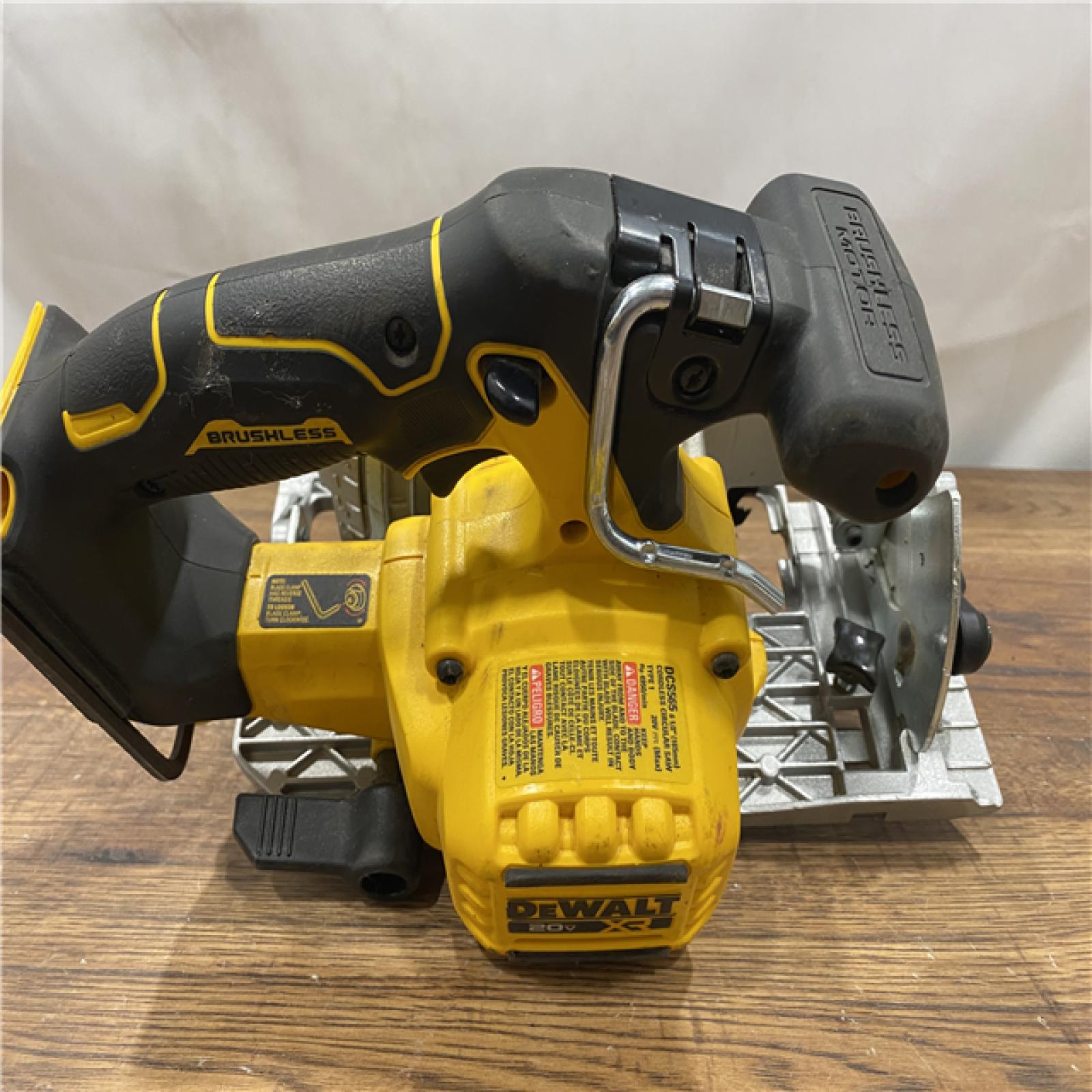 AS IS DeWALT DCS565B 20V Max Brushless 6.5   Cordless Circular Saw