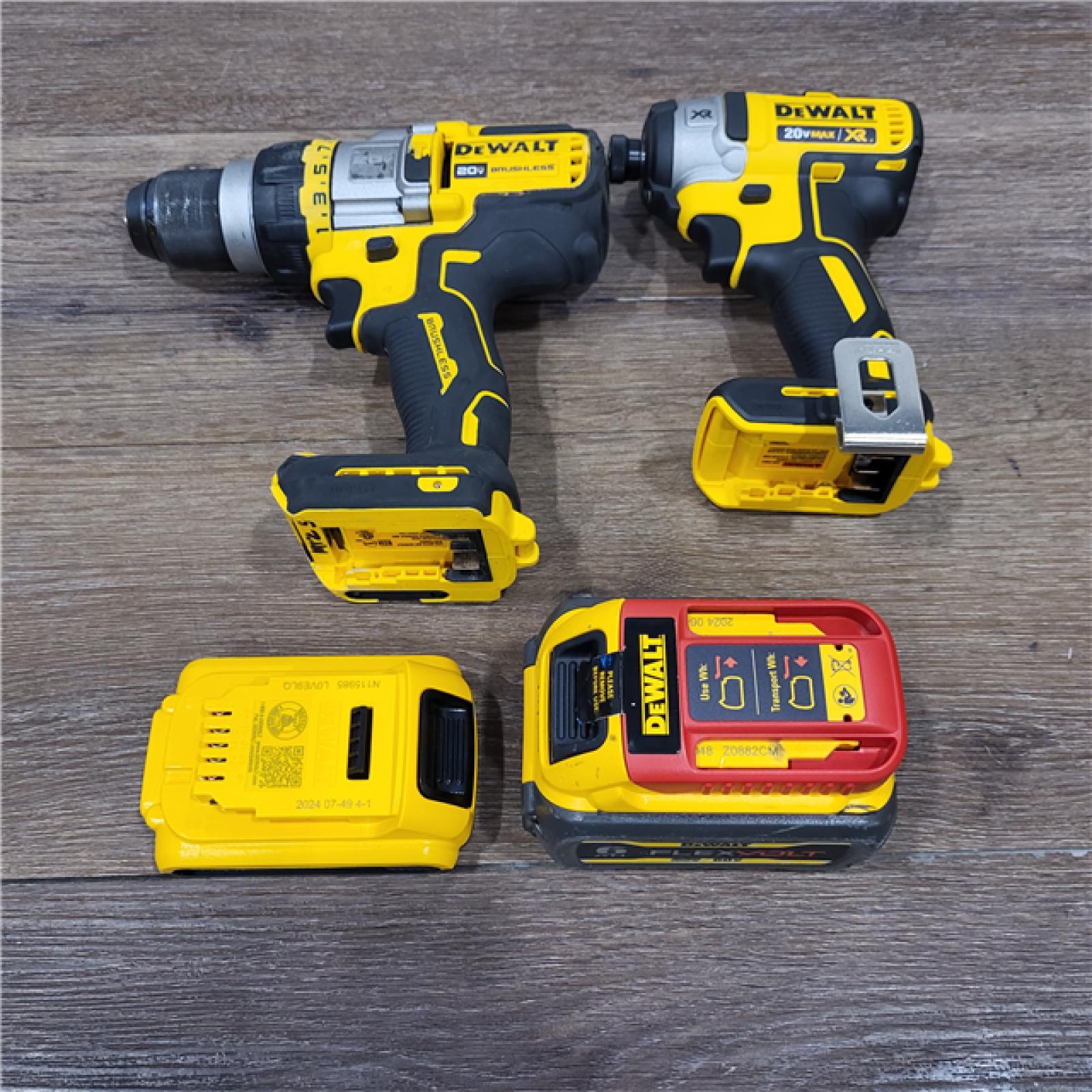 AS-IS 20V MAX Cordless Brushless Hammer Drill/Driver 2 Tool Combo Kit with FLEXVOLT ADVANTAGE