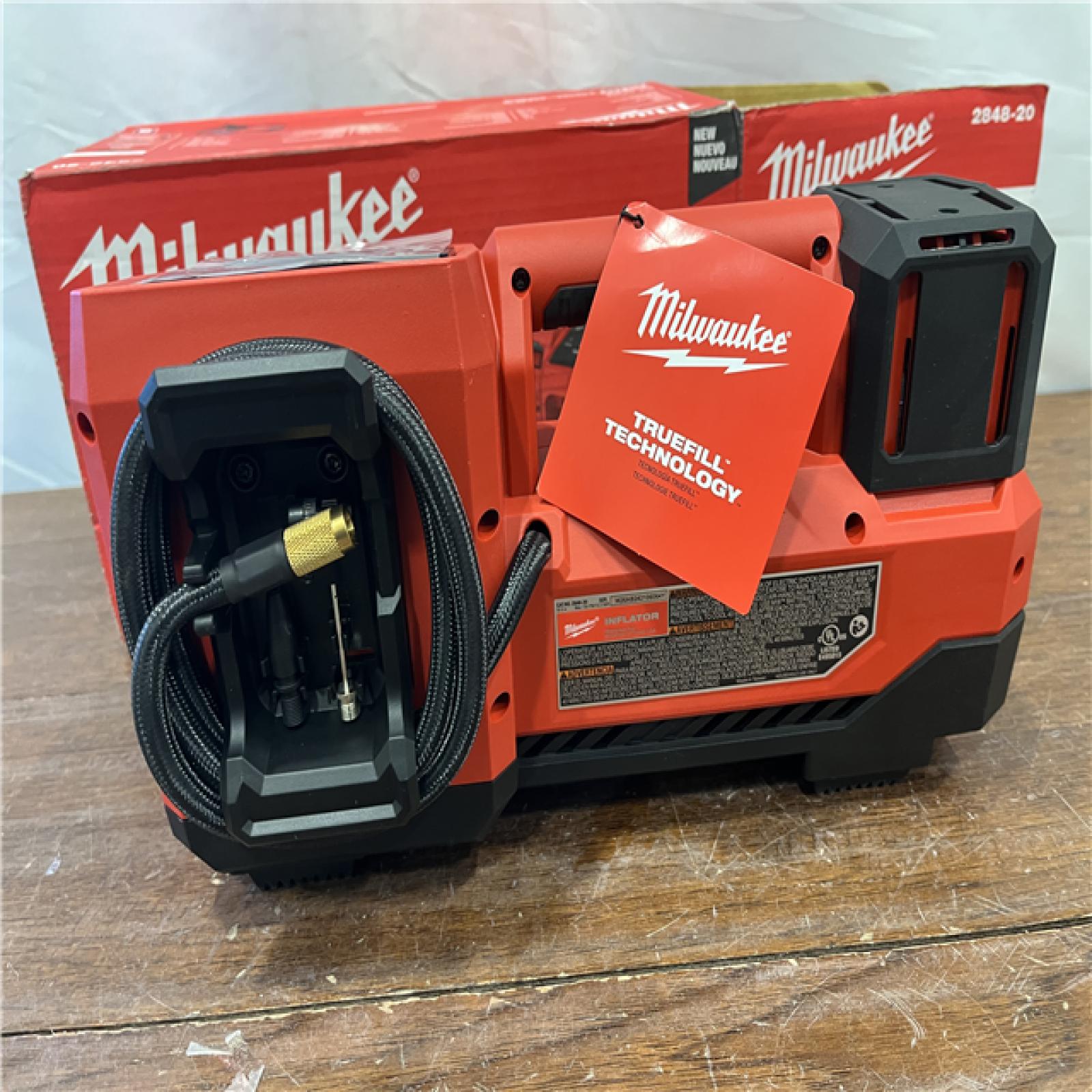 AS-ISMilwaukee M18 18 V 150 PSI Tire Inflator