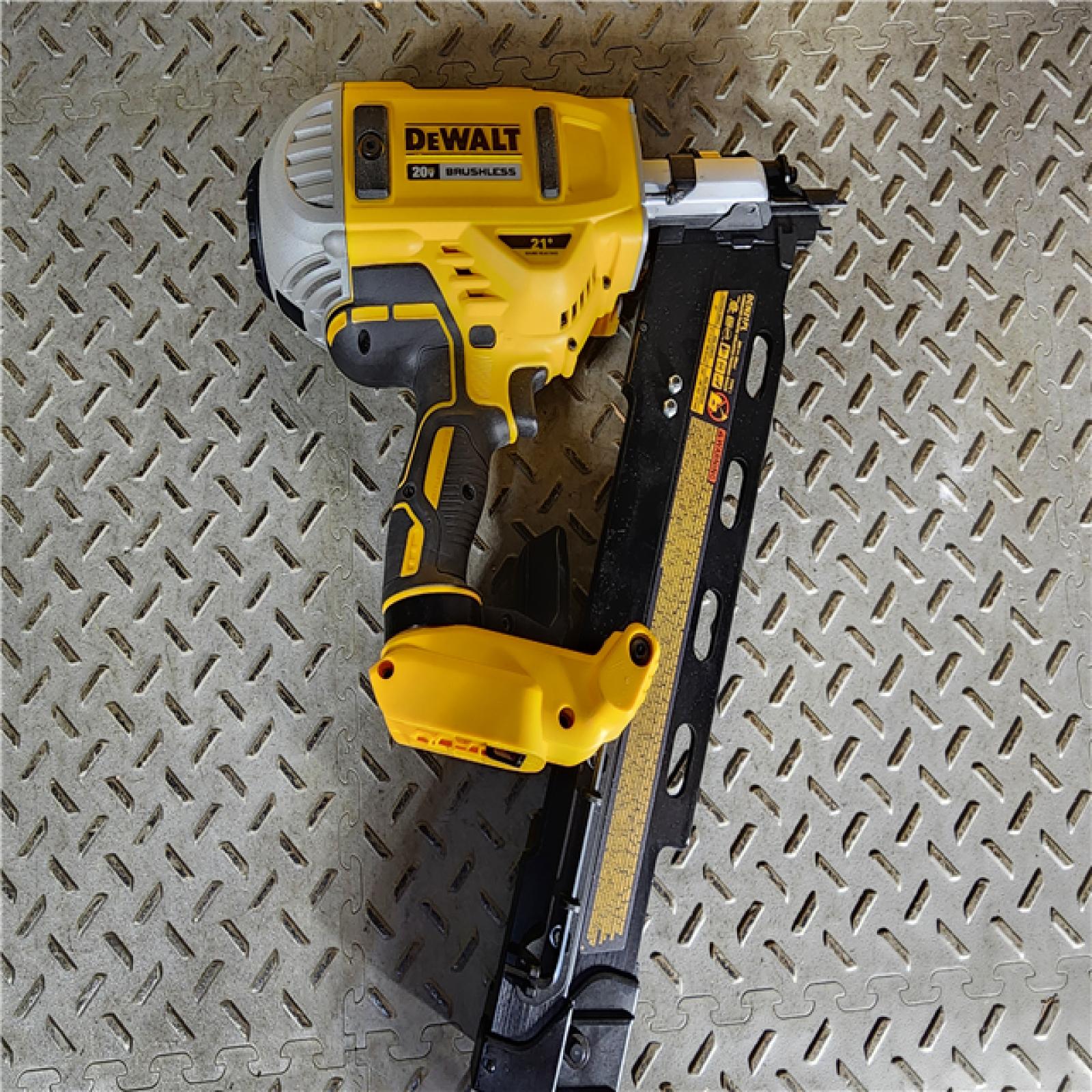 HOUSTON LOCATION - AS-IS (APPEARS LIKE NEW) DEWALT 20V MAX XR Lithium-Ion Electric Cordless Brushless 2-Speed 21° Plastic Collated Framing Nailer (Tool Only)