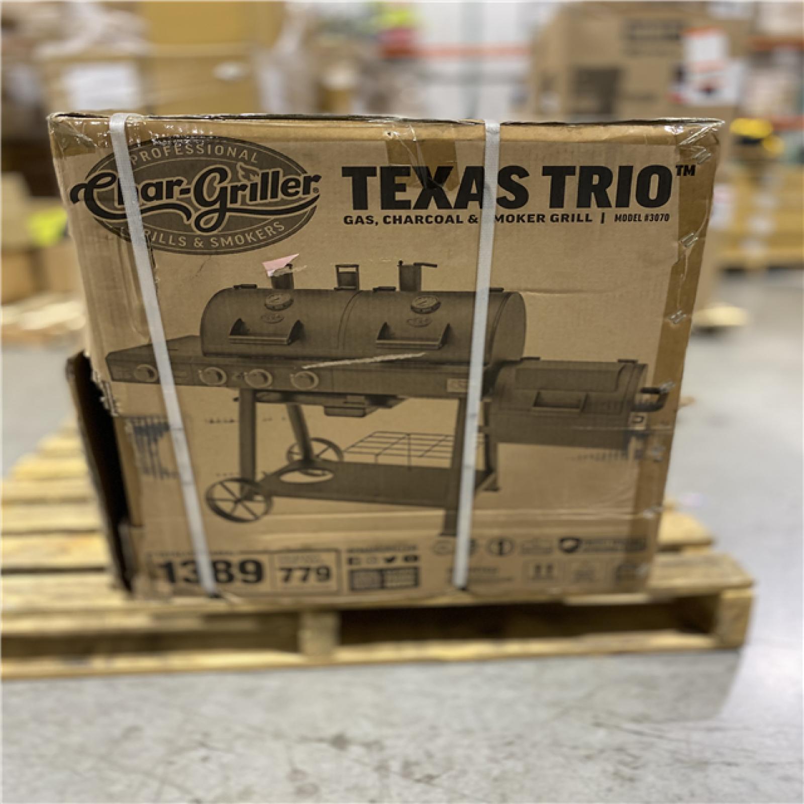 DALLAS LOCATION - Char-Griller Texas Trio 4-Burner Dual Fuel Grill with Smoker in Black