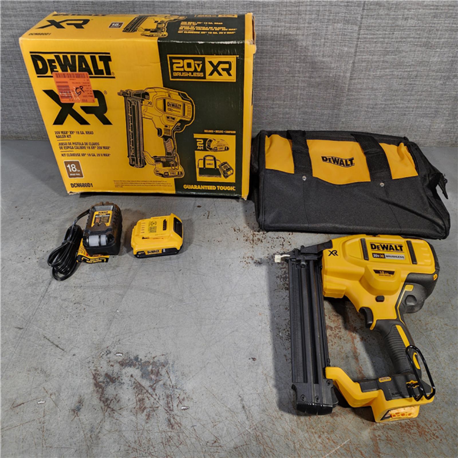 HOUSTON LOCATION - AS-IS (APPEARS LIKE NEW) DEWALT 20V MAX XR 18 Gauge Brad Nailer Kit