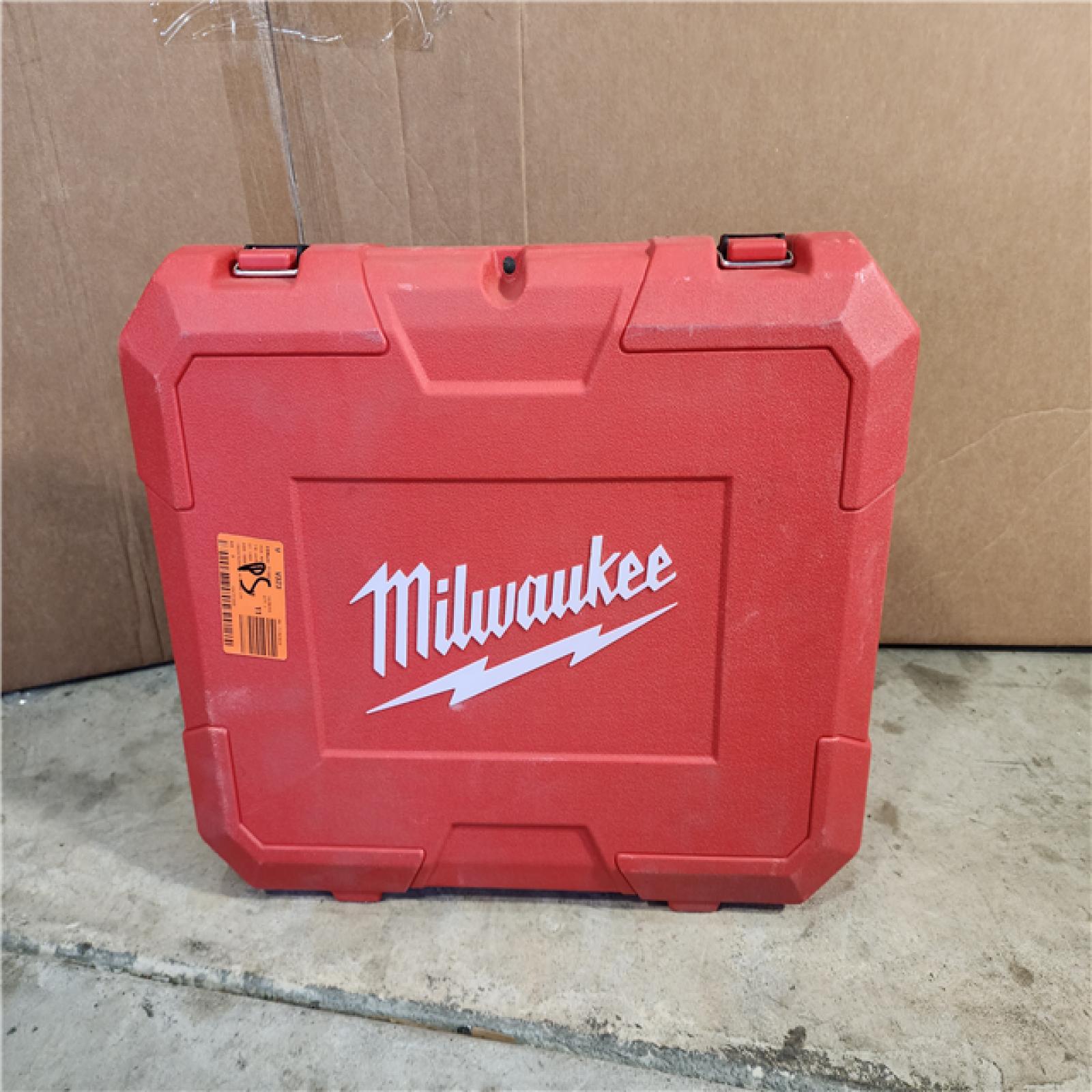 HOUSTON LOCATION - AS-IS Milwaukee M18 18-Volt Lithium-Ion Cordless Short Throw PEX Press Tool Kit with ProPEX/Tubing Cutter and Ratcheting Pipe Cutter