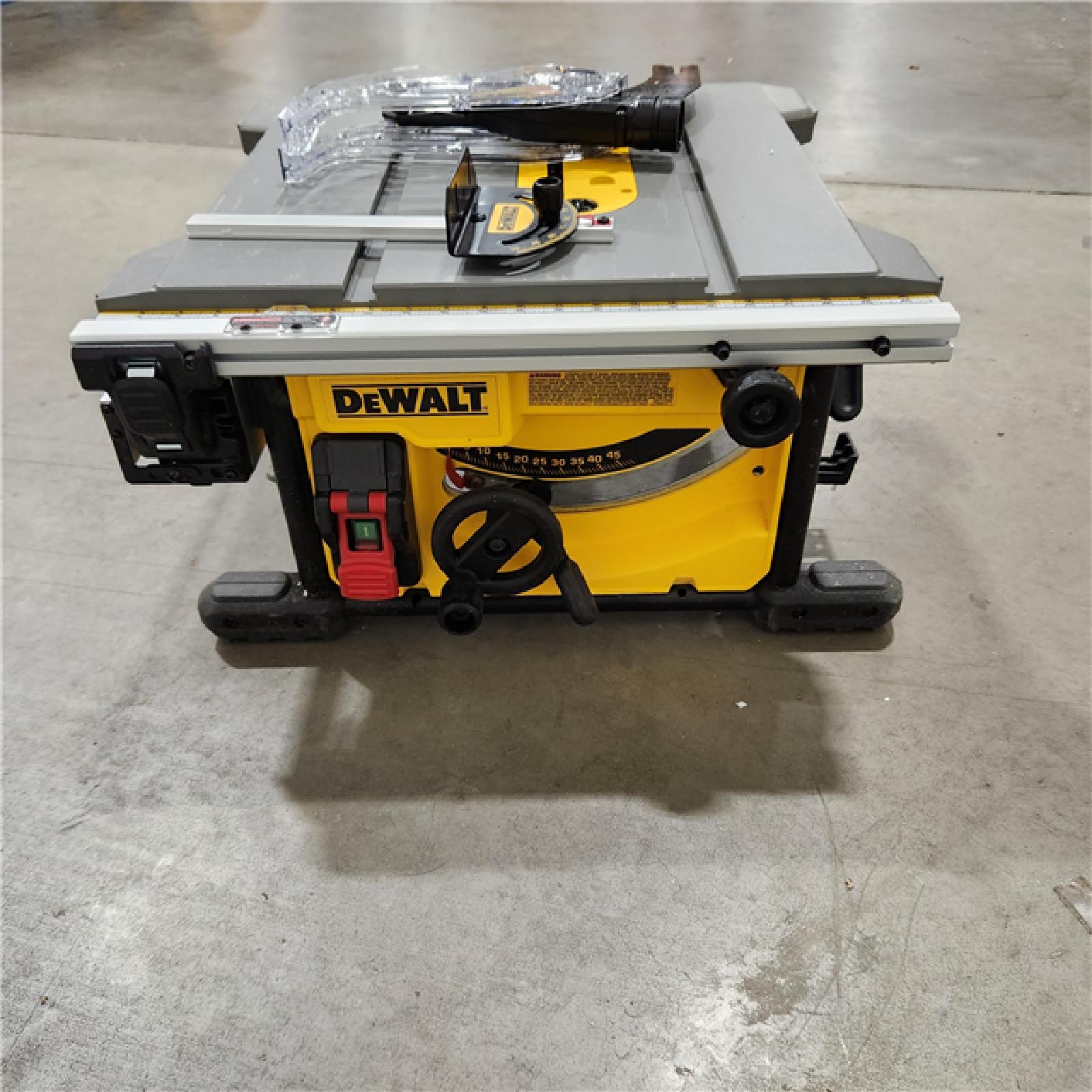 As Is Dewalt 15 Amp Corded 8 14 In Compact Portable Jobsite Table Saw 6792