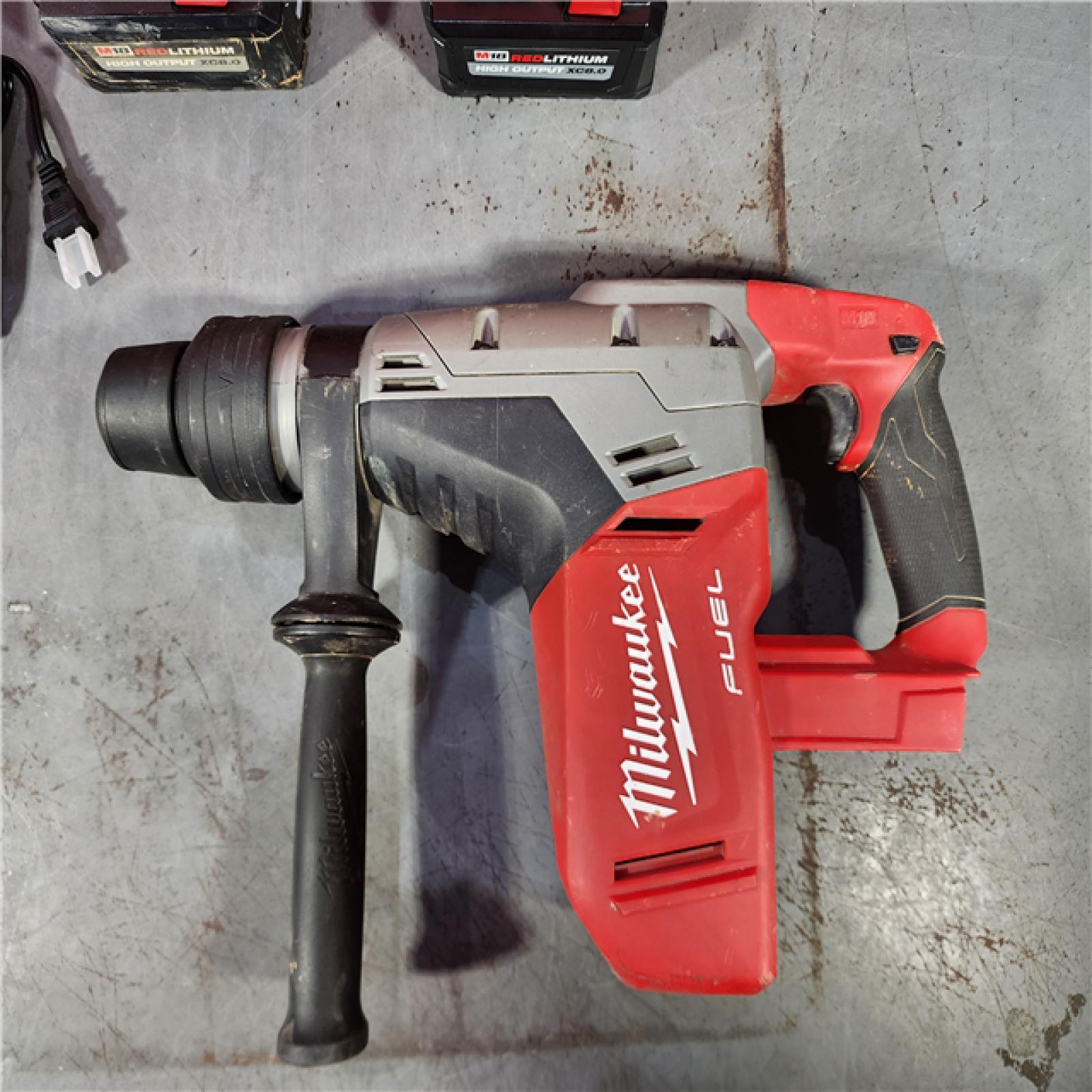 HOUSTON LOCATION - AS-IS Milwaukee 2717-22HD 18V Cordless 1 9/16  SDS Max Rotary Hammer Kit