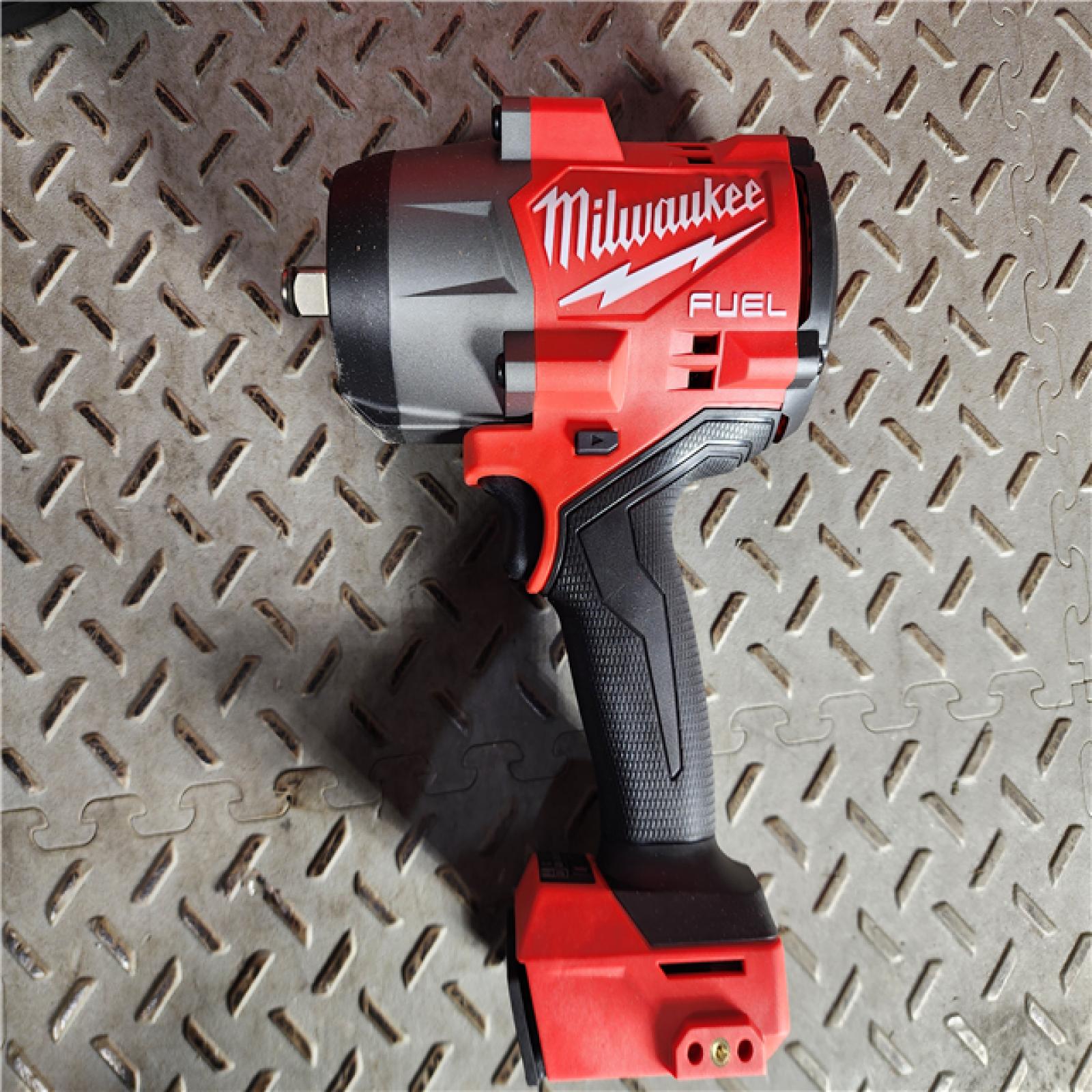 HOUSTON LOCATION - AS-IS (APPEARS LIKE NEW) Milwaukee M18 FUEL 1/2 High Torque Impact Wrench with Friction Ring Kit