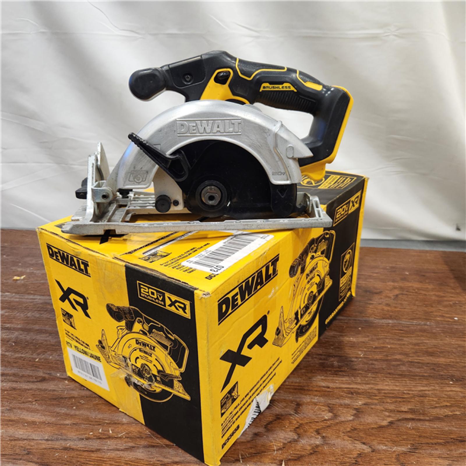 AS-IS DeWALT DCS565B 20V Max Brushless 6.5   Cordless Circular Saw