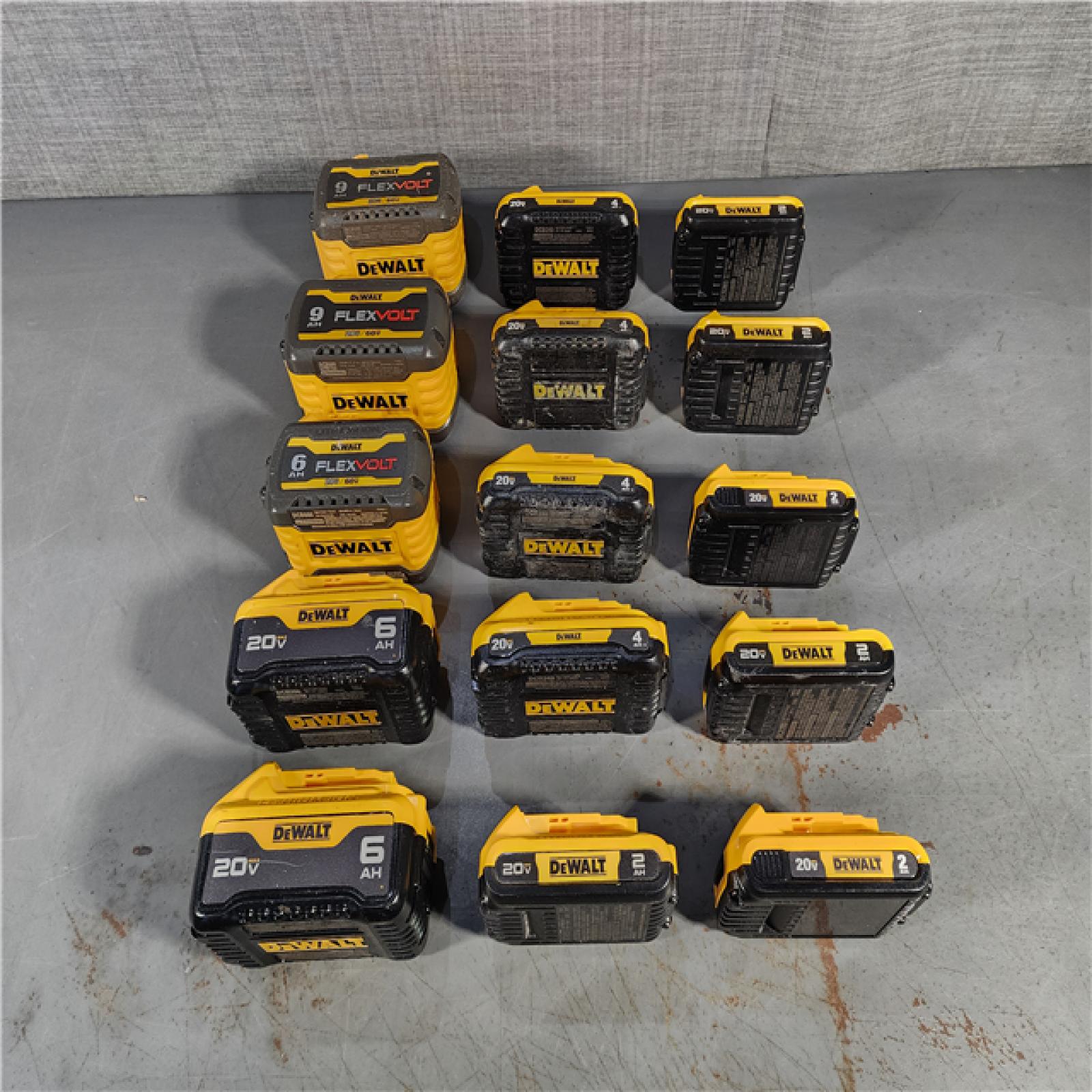 HOUSTON LOCATION - AS-IS DEWALT BATTERY PACK QTY - 15