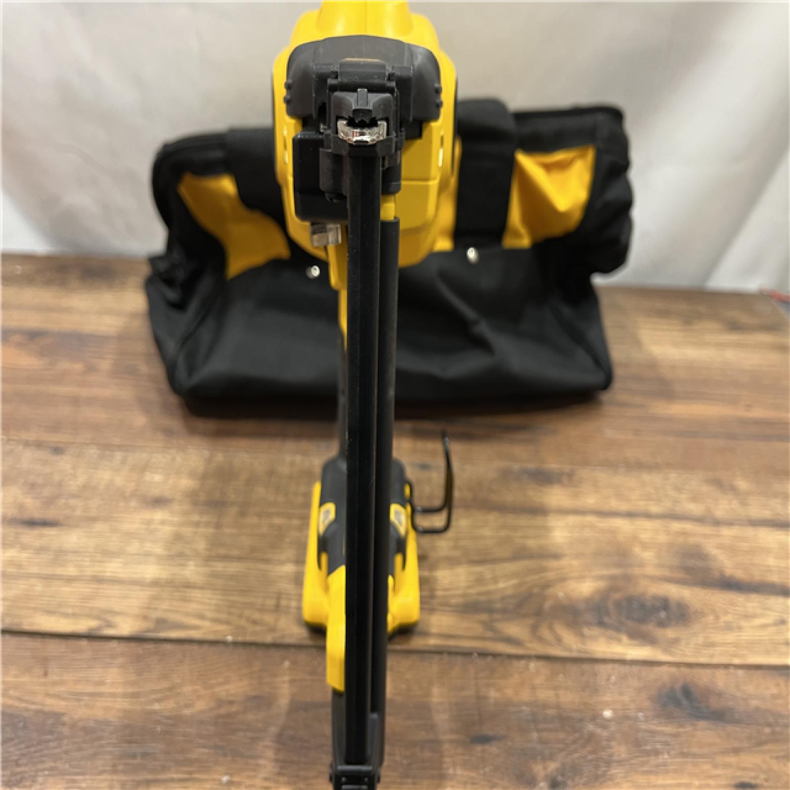 AS IS DEWALT 20V MAX XR 18 Gauge Brad Nailer Kit