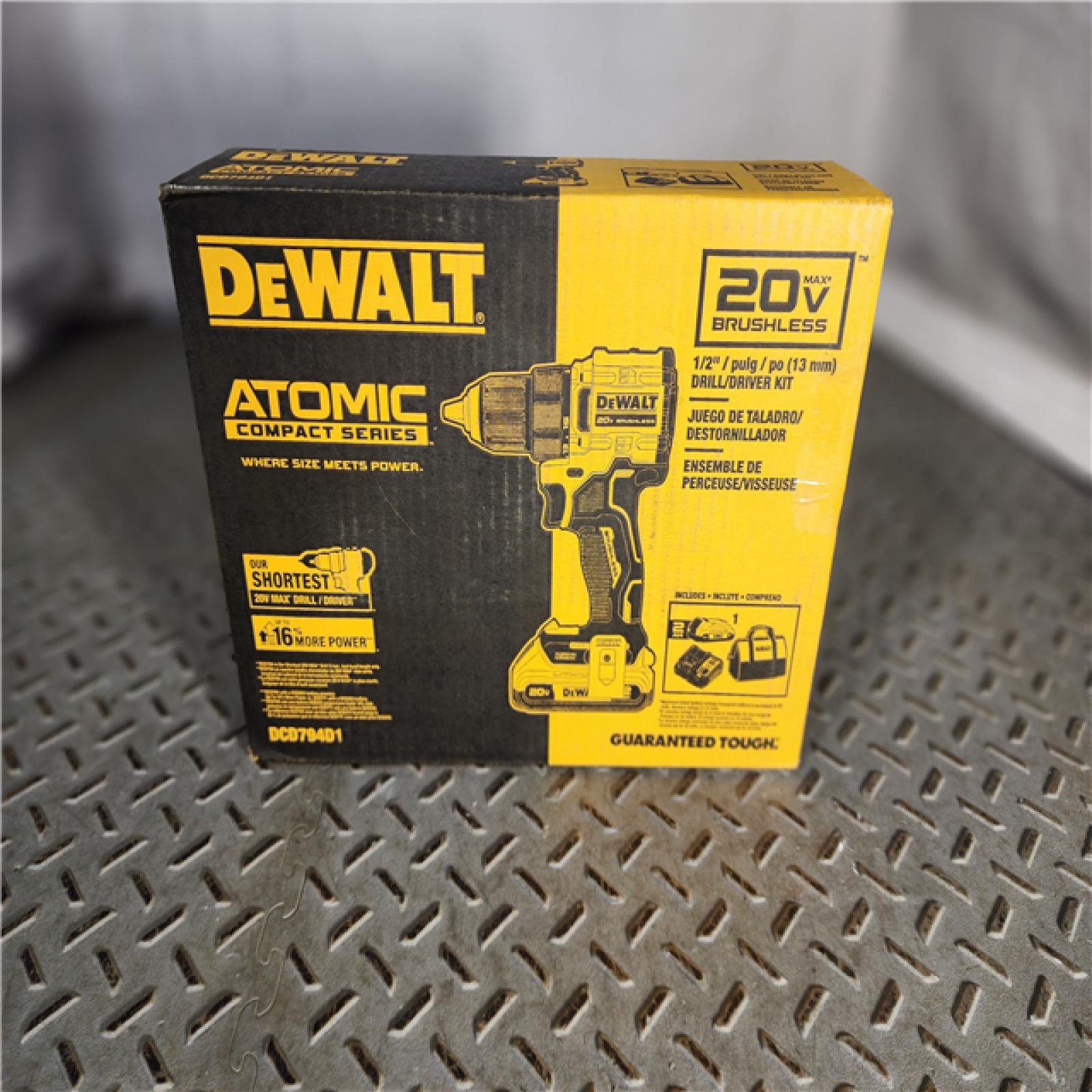 HOUSTON LOCATION - AS-IS (APPEARS LIKE NEW) DeWalt ATOMIC COMPACT SERIES 20V MAX* Brushless Cordless 1/2 in. Drill/Driver