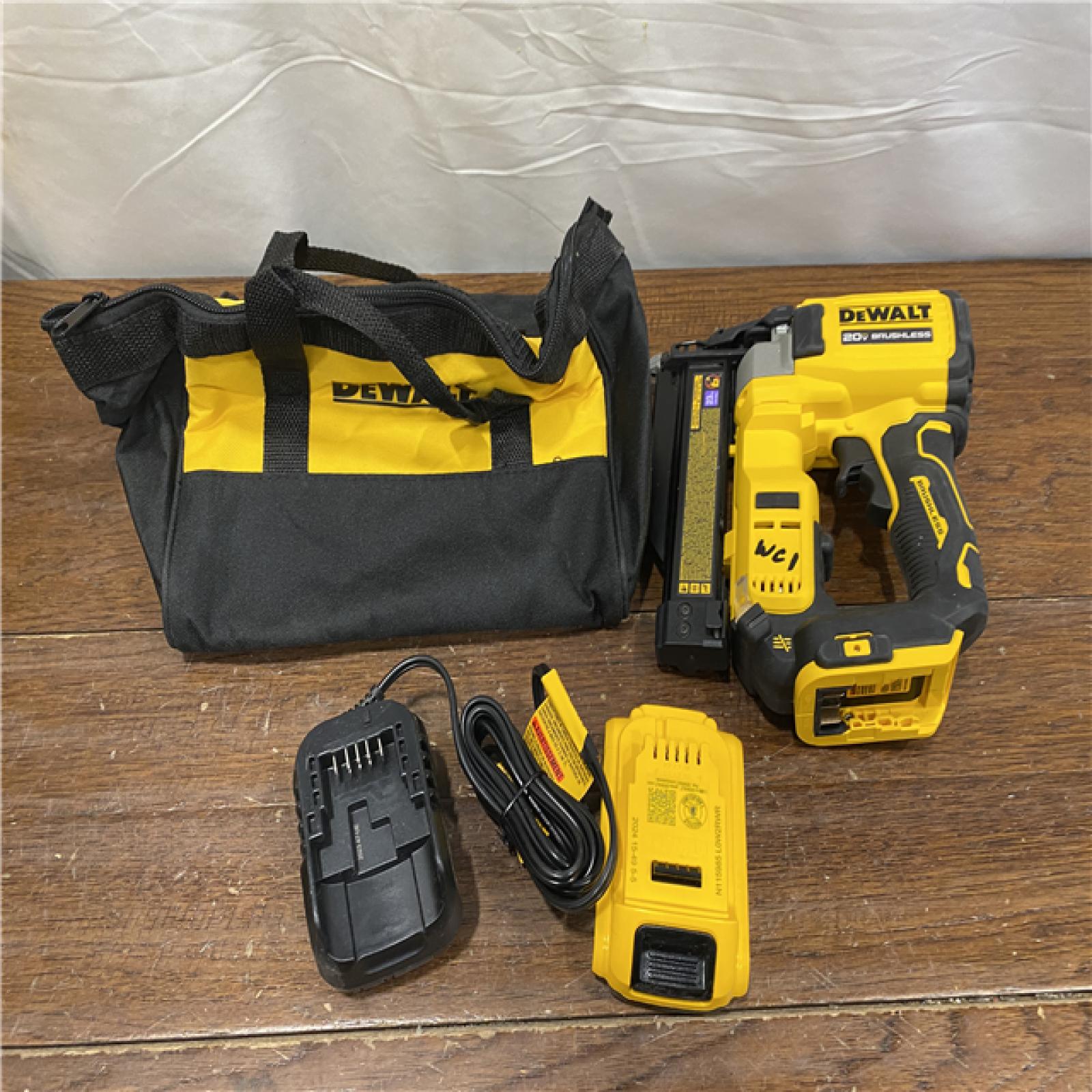 AS-ISDEWALT ATOMIC 20V MAX Lithium Ion Cordless 23 Gauge Pin Nailer Kit with 3.0Ah Battery and Charger