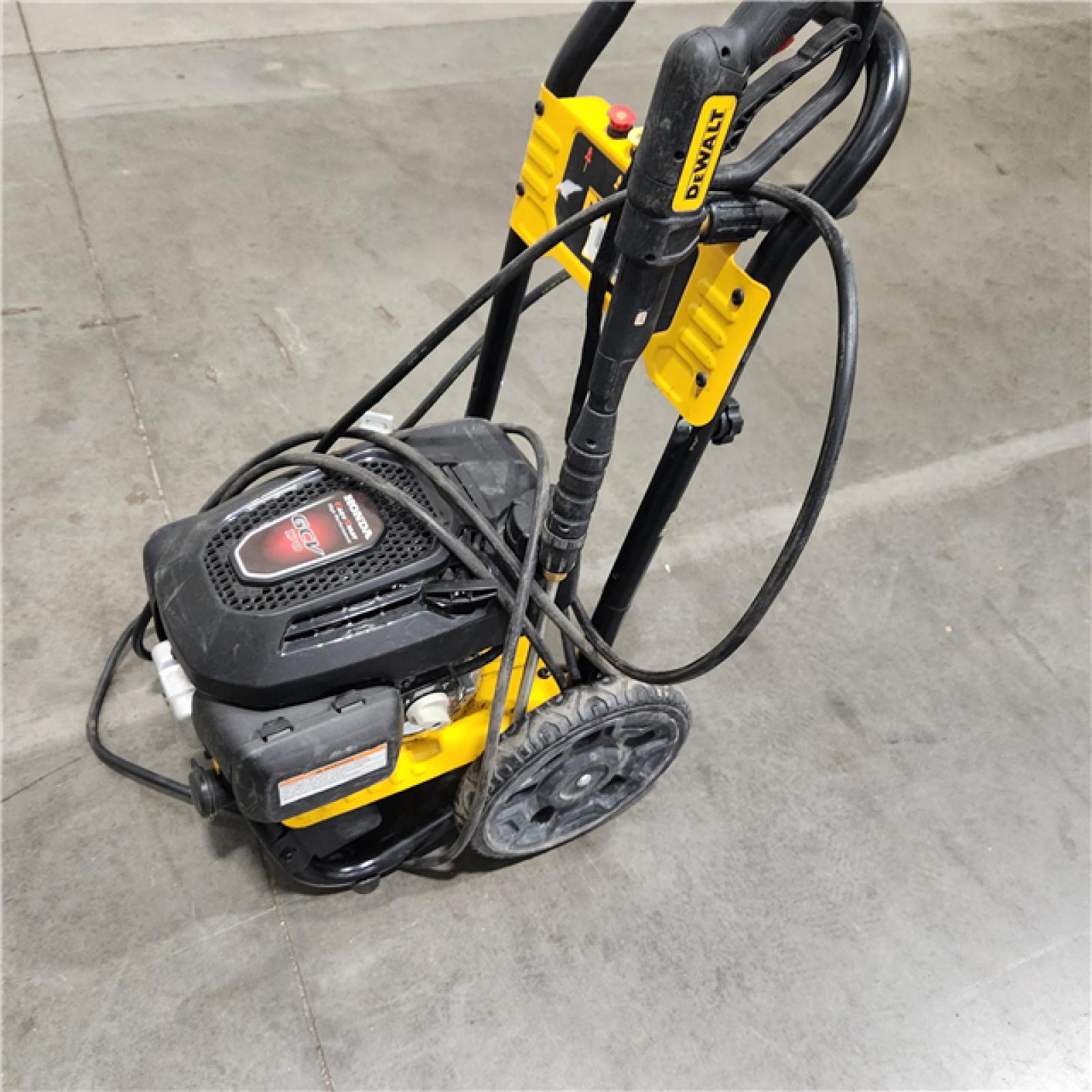 DALLAS LOCATION - AS-IS DEWALT 3100 PSI 2.3 GPM Cold Water Gas Pressure Washer with HONDA GCV170 Engine