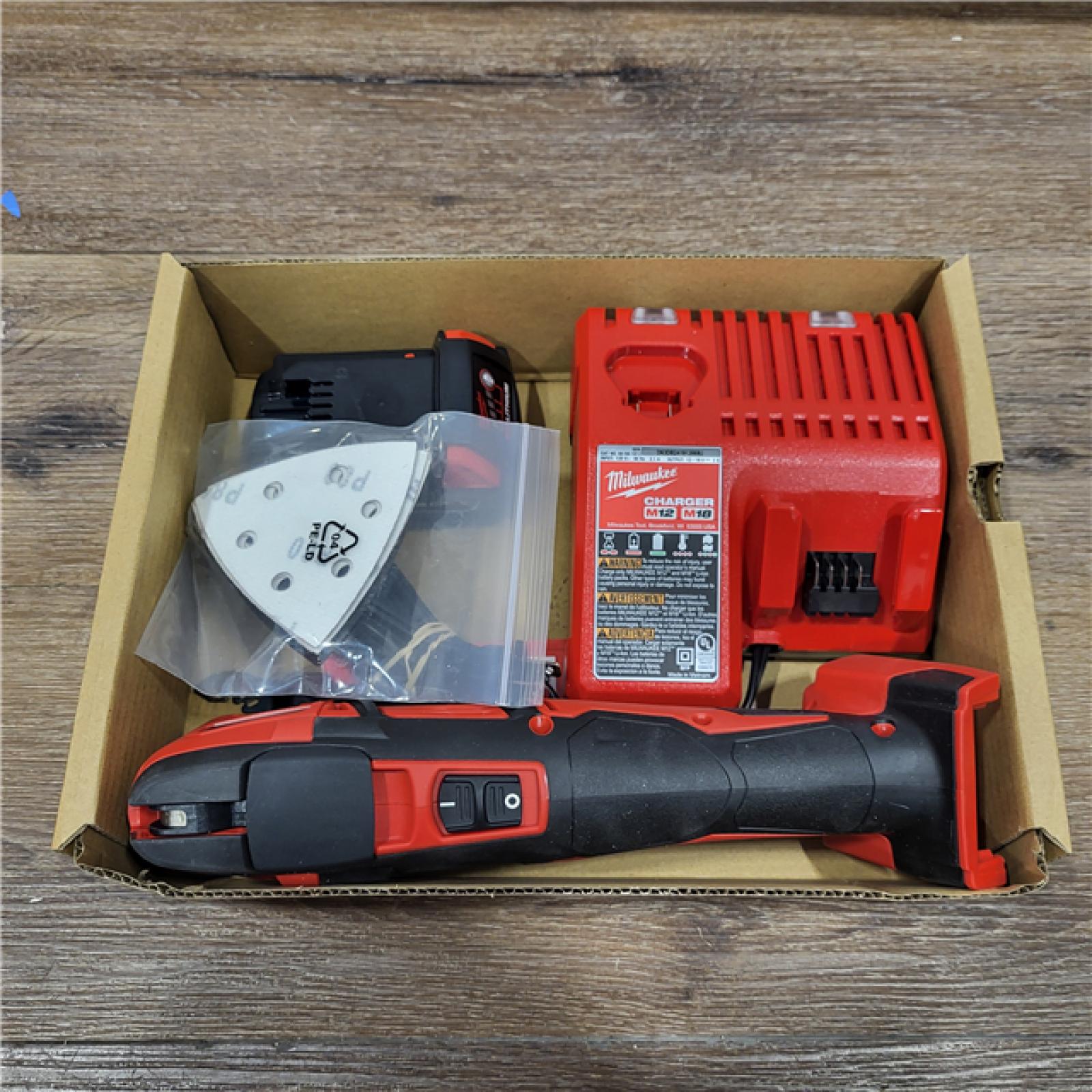 AS-IS Milwaukee 2626-21 M18 18-Volt Lithium-Ion Cordless Oscillating Multi-Tool Kit