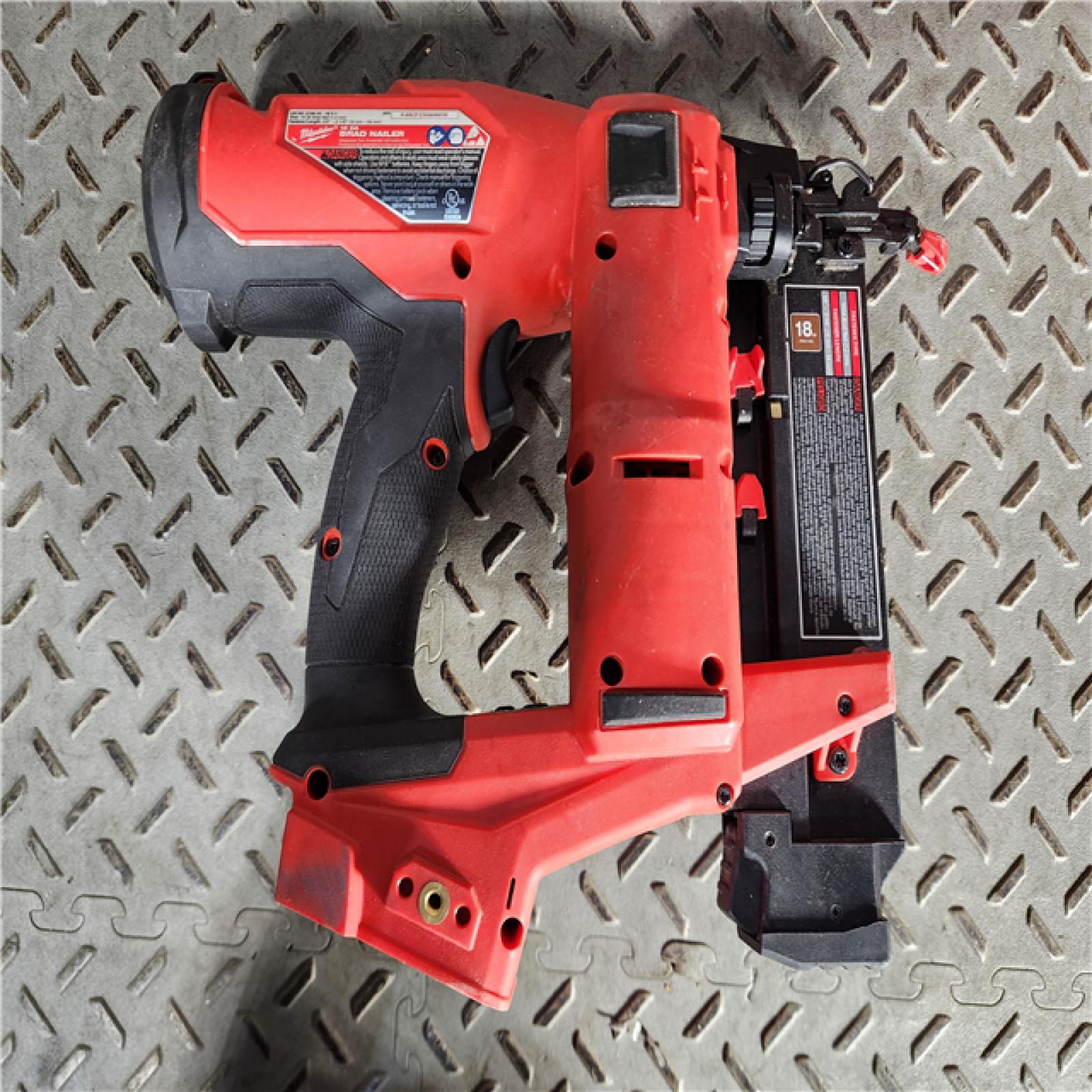 HOUSTON LOCATION - AS-IS Milwaukee M18 Fuel 18V Brushless 18-Gauge Brad Nailer 2746-20 (Bare Tool)