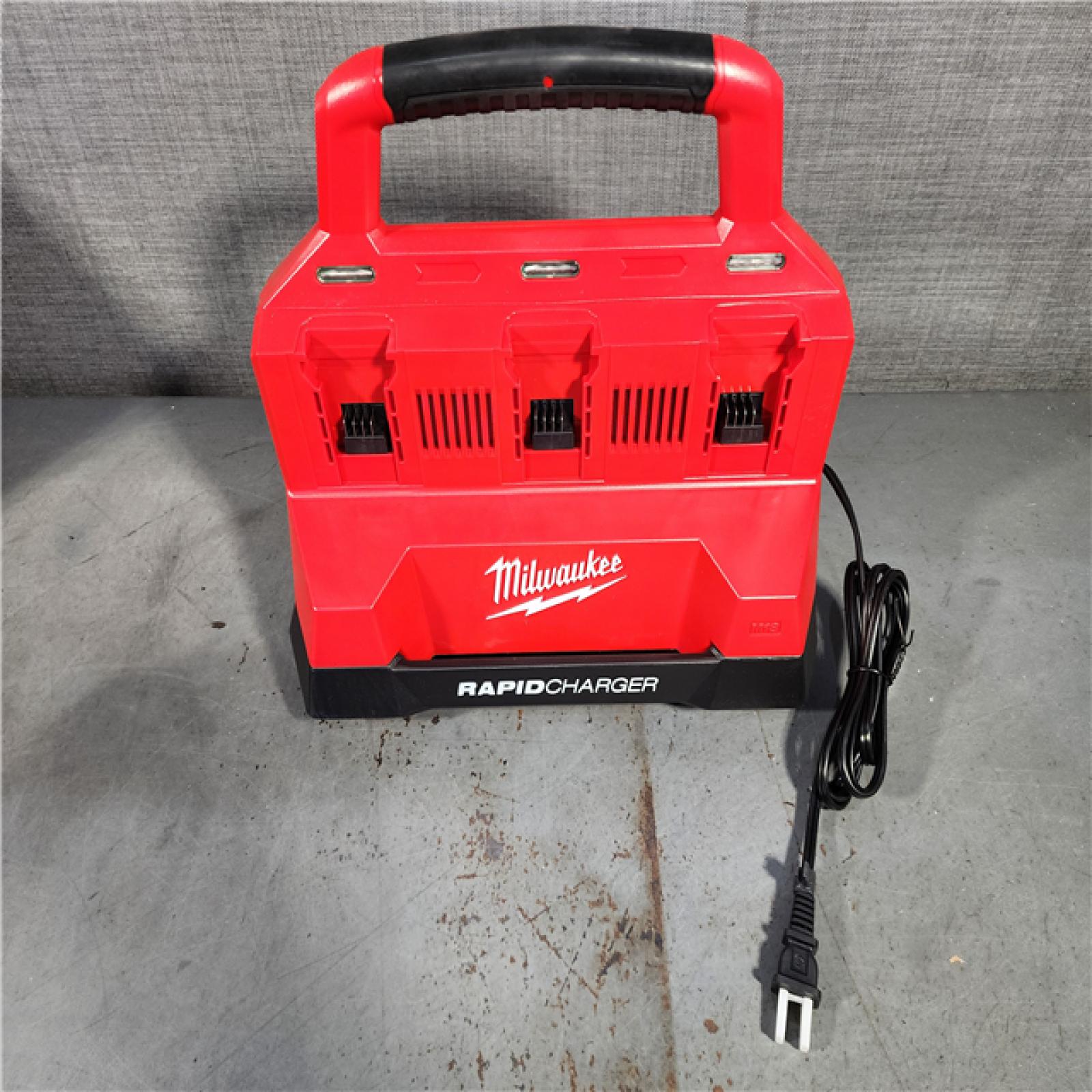 HOUSTON LOCATION - AS-IS (APPEARS LIKE NEW) M18 18-Volt Lithium-Ion Battery Pack (2) 5.0Ah and High Output Battery Pack (2) 6.0Ah with PACKOUT 6-Port Rapid Charger