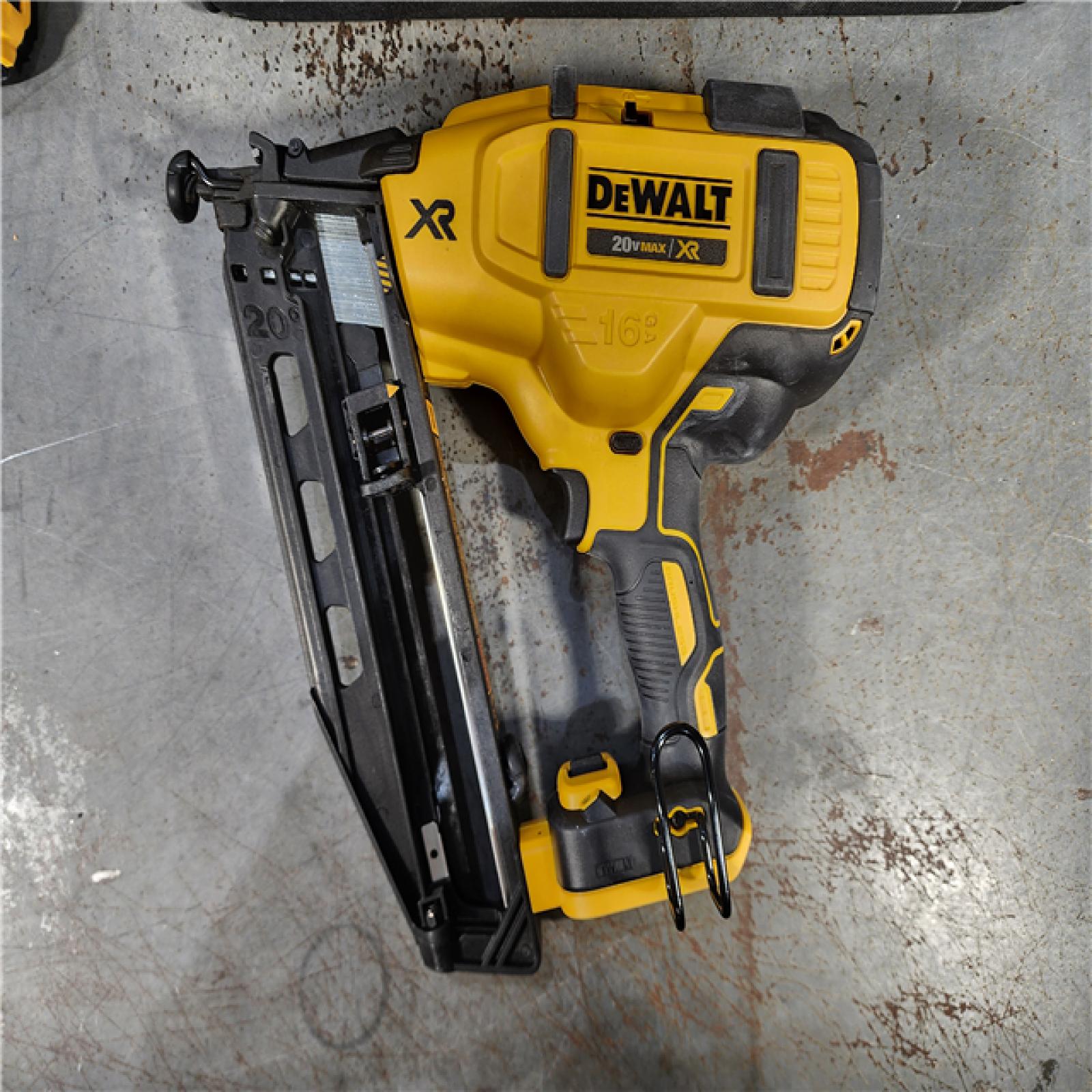 HOUSTON LOCATION - AS-IS DeWalt DCN660D1 20V 16 Gauge Cordless Angled Finish Nailer Kit W/ 2Ah Battery