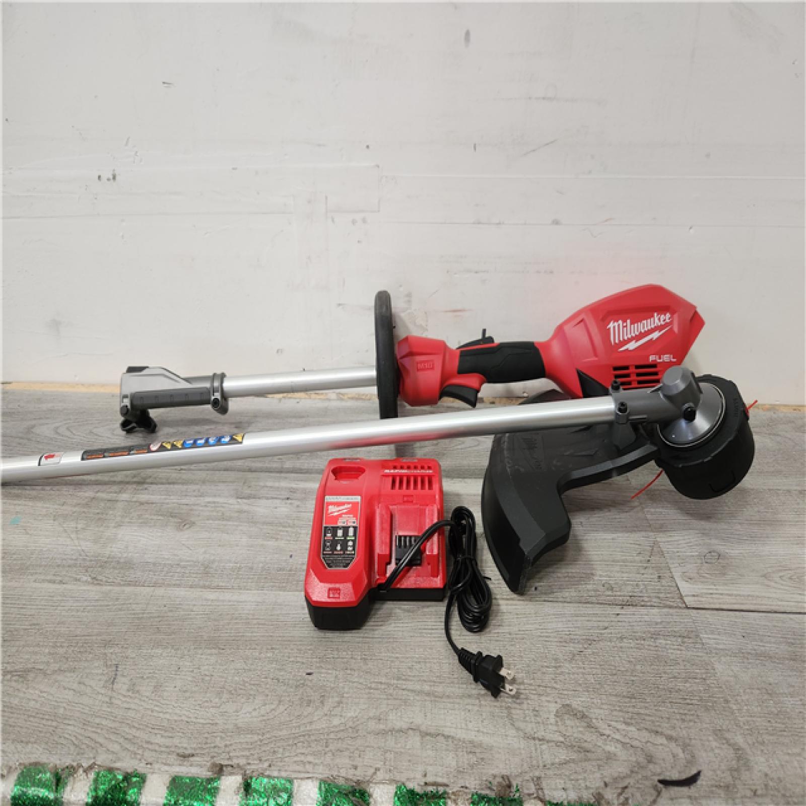 Phoenix Location Milwaukee M18 FUEL 18V Lithium-Ion Brushless Cordless String Trimmer with QUIK-LOK Attachment Capability (No Battery)