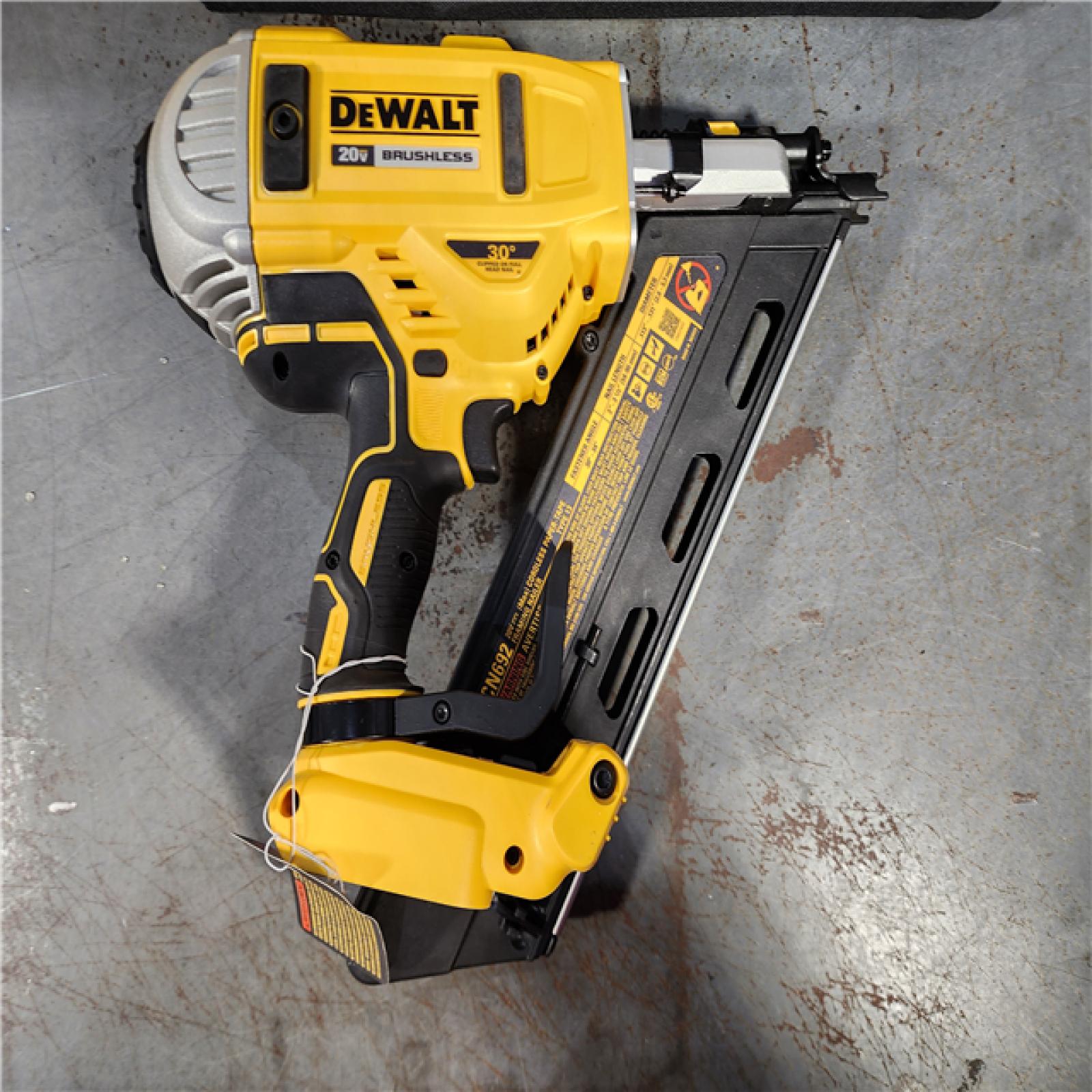 HOUSTON LOCATION - AS-IS DeWalt 20V MAX Brushless Cordless 2-Speed 30° Paper Collated Framing Nailer Kit